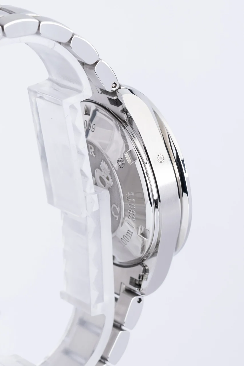 Omega Speedmaster – Ref. 32330404001001, Sehr gut – 2/10