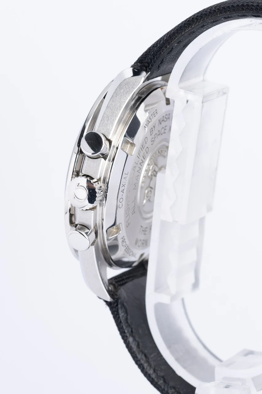 Omega Moonwatch – Ref. 31032425001001, very good – 2/10