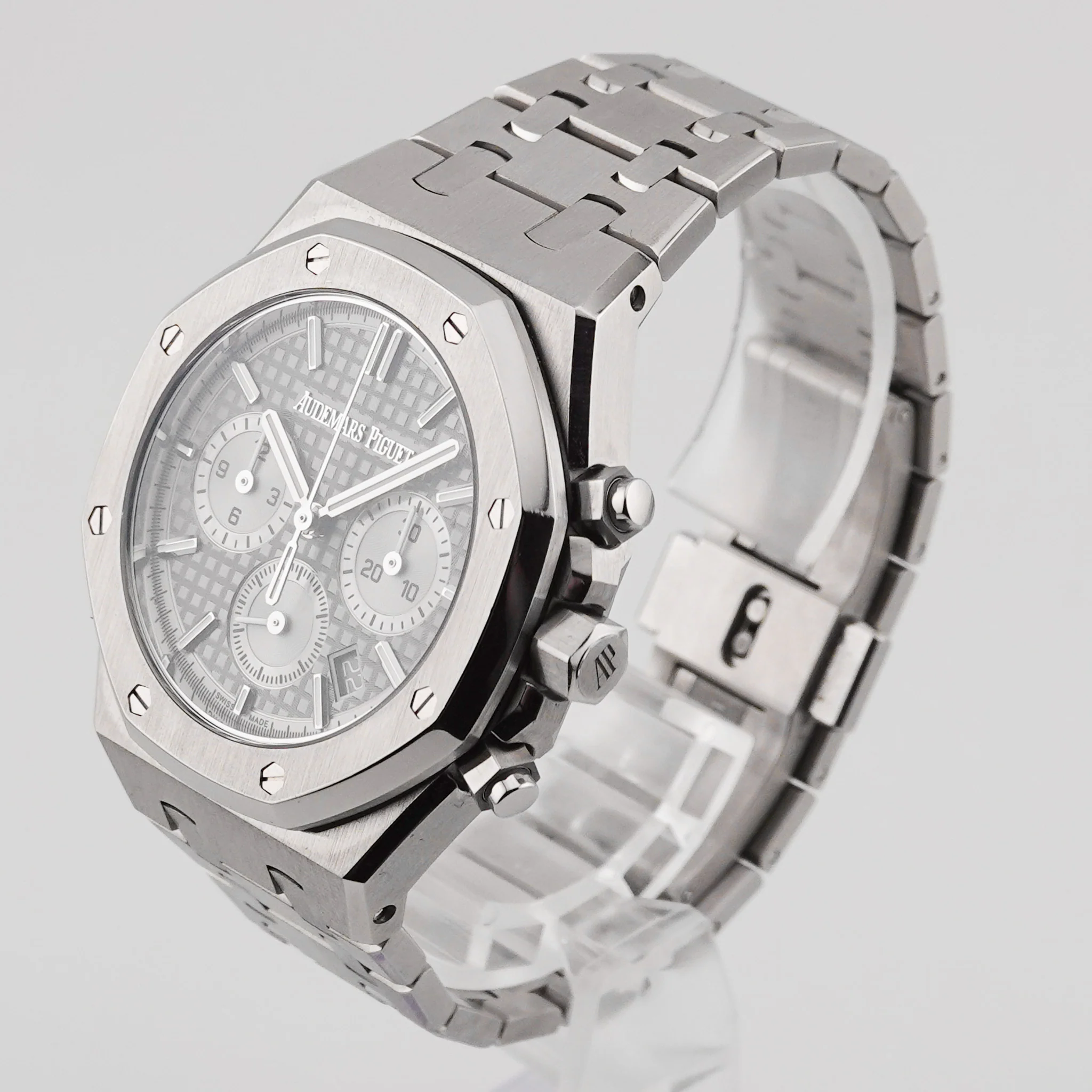 Audemars Piguet Royal Oak Chronograph – Ref. 26715ST, Neu – 5/8
