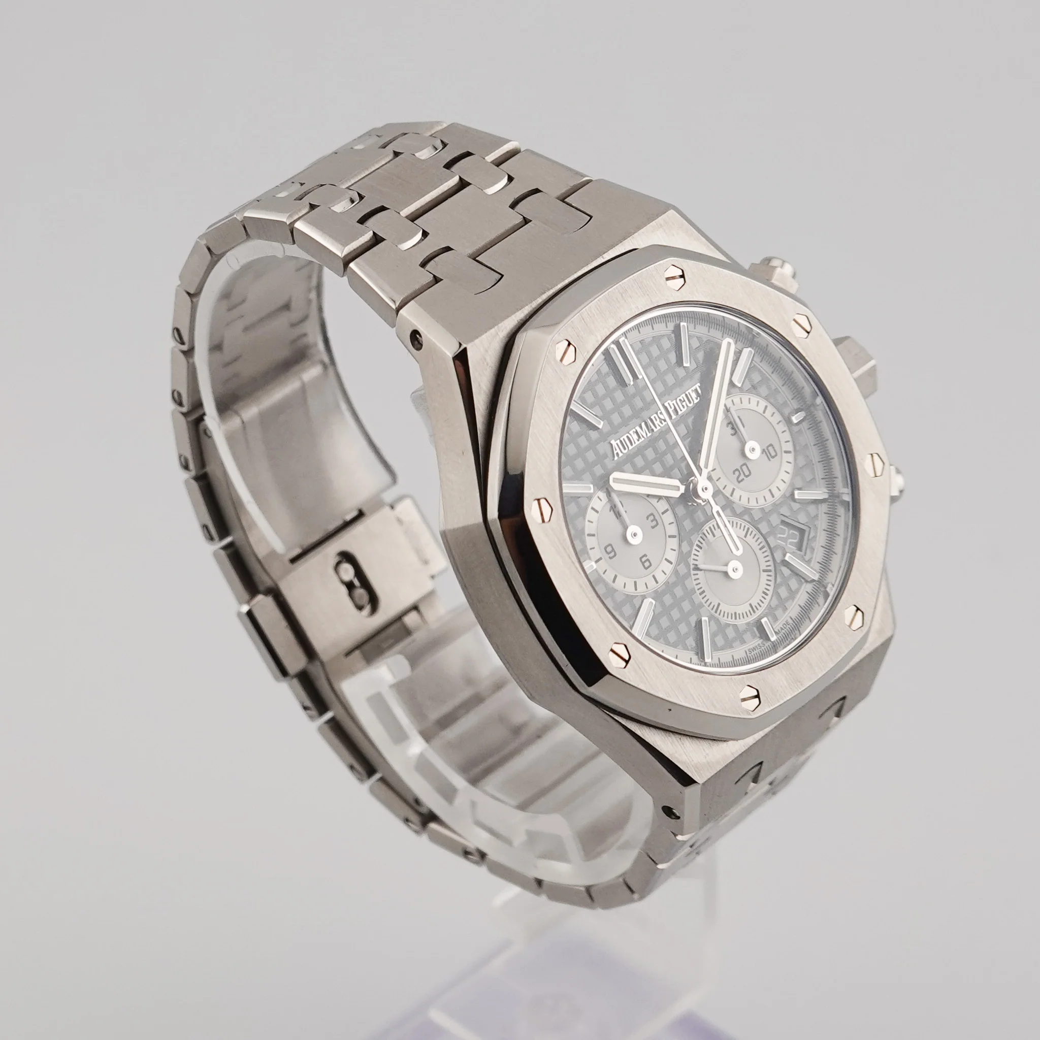 Audemars Piguet Royal Oak Chronograph – Ref. 26715ST, Neu – 7/8