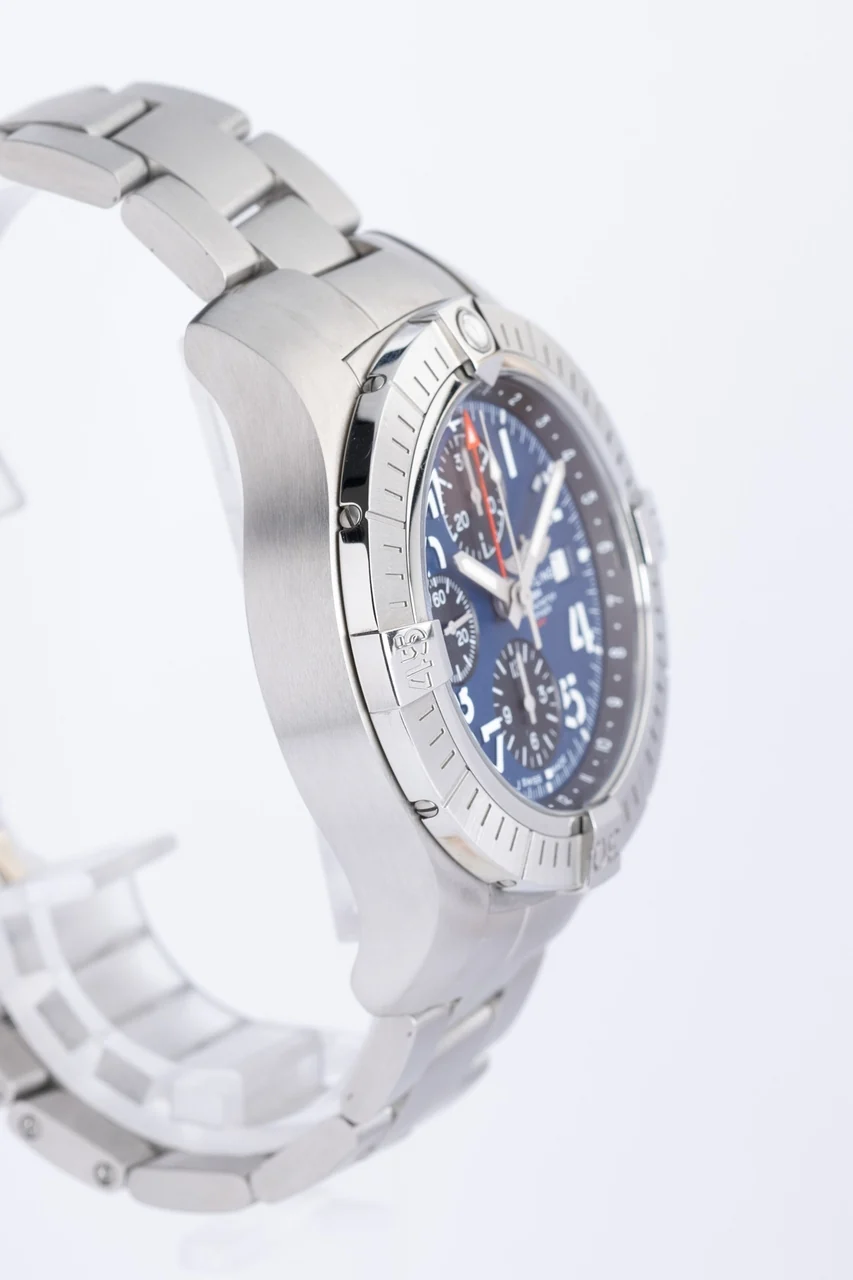 Breitling Avenger – Ref. A24315, very good – 4/10