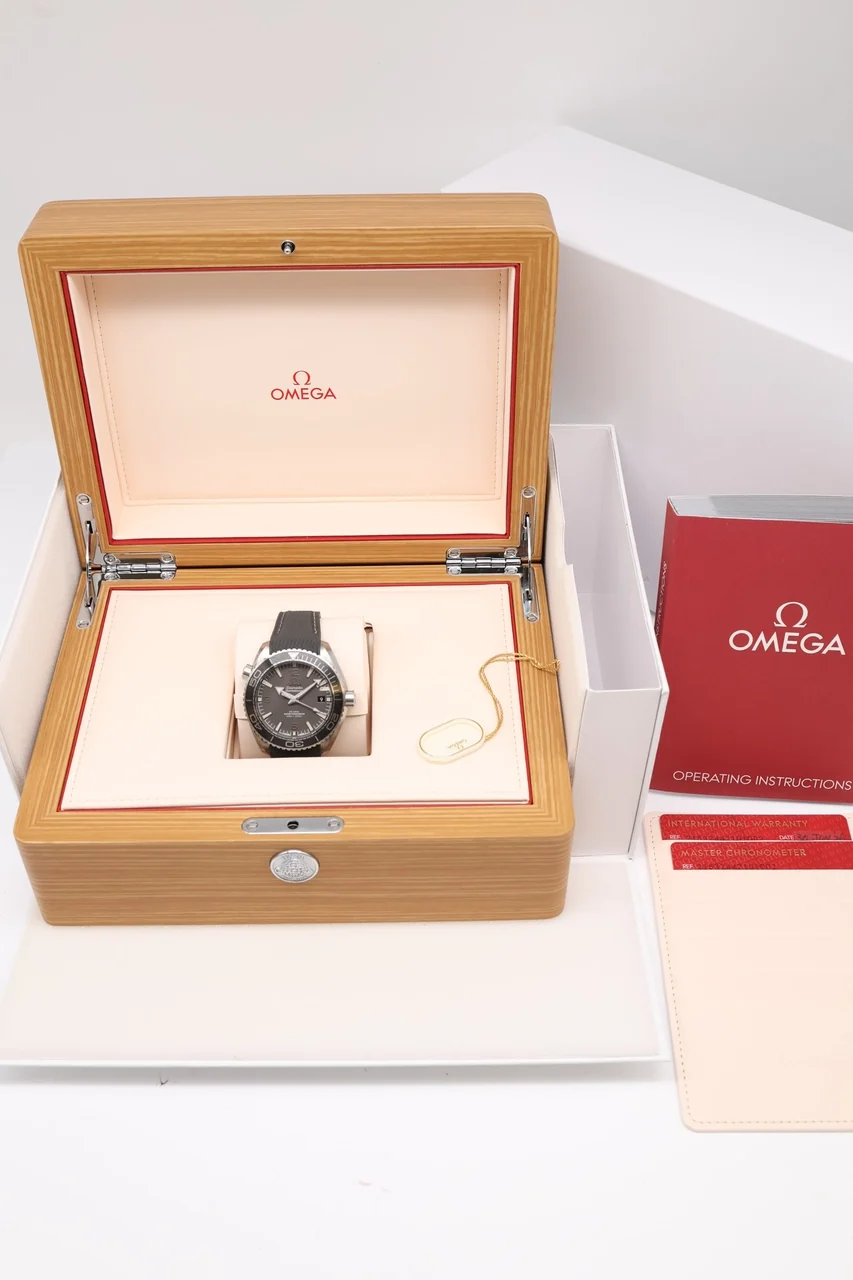 Omega Planet Ocean 600M – Ref. 215.32.44.21.01.002, Wie neu – 10/11