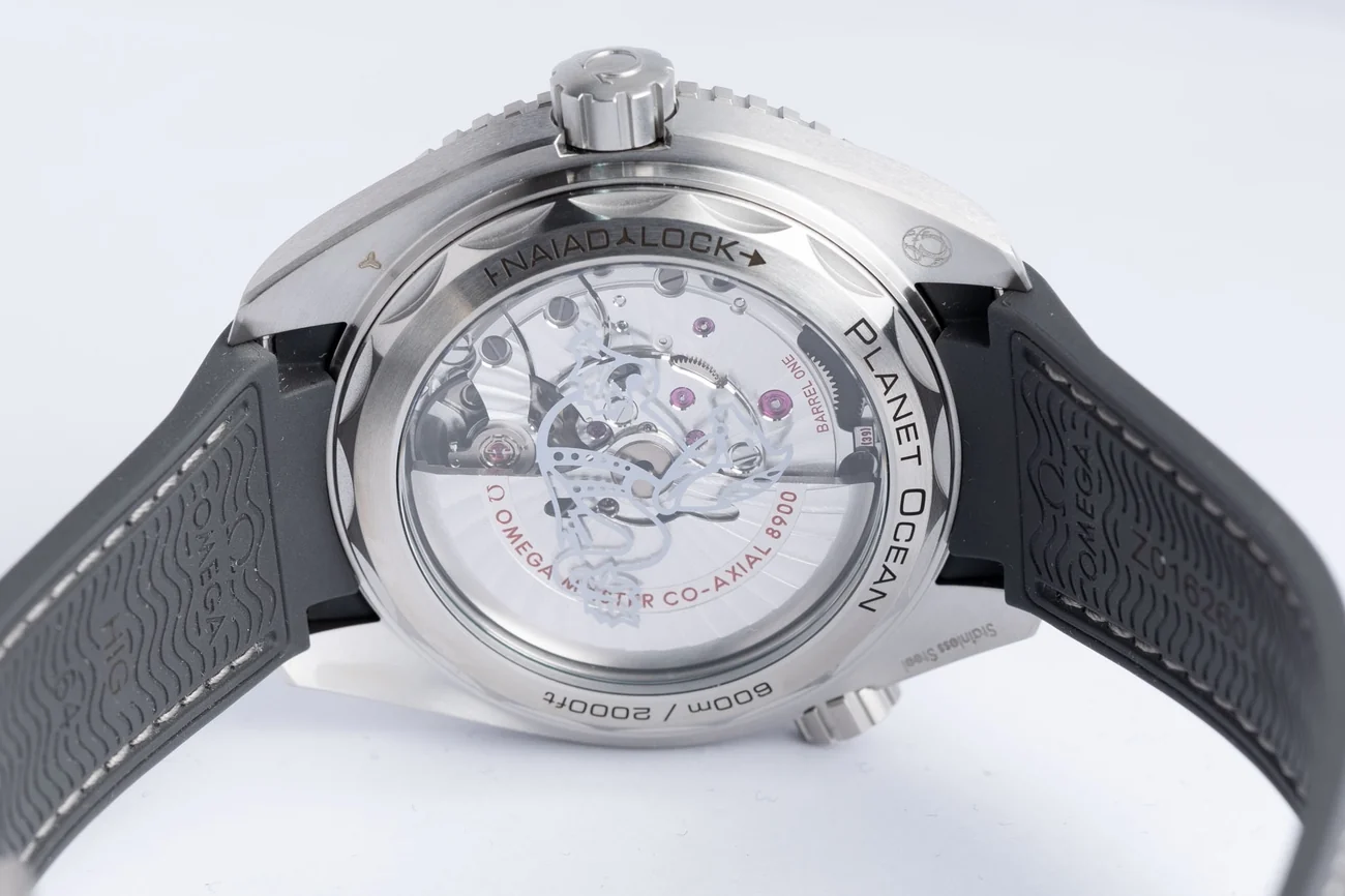 Omega Planet Ocean 600M – Ref. 215.32.44.21.01.002, Wie neu – 11/11