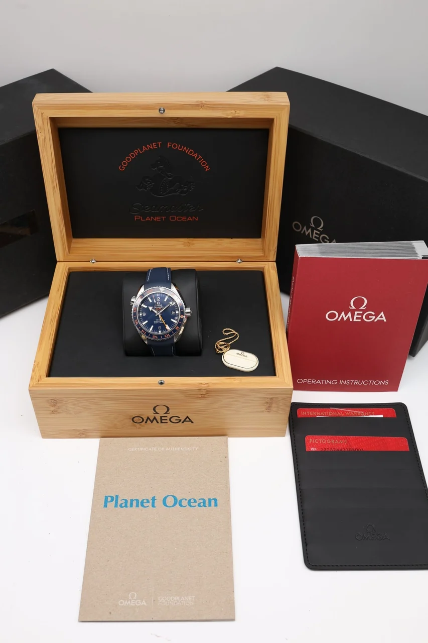 Omega Seamaster Planet Ocean – Ref. 232.32.44.22.03.001, Sehr gut – 10/11