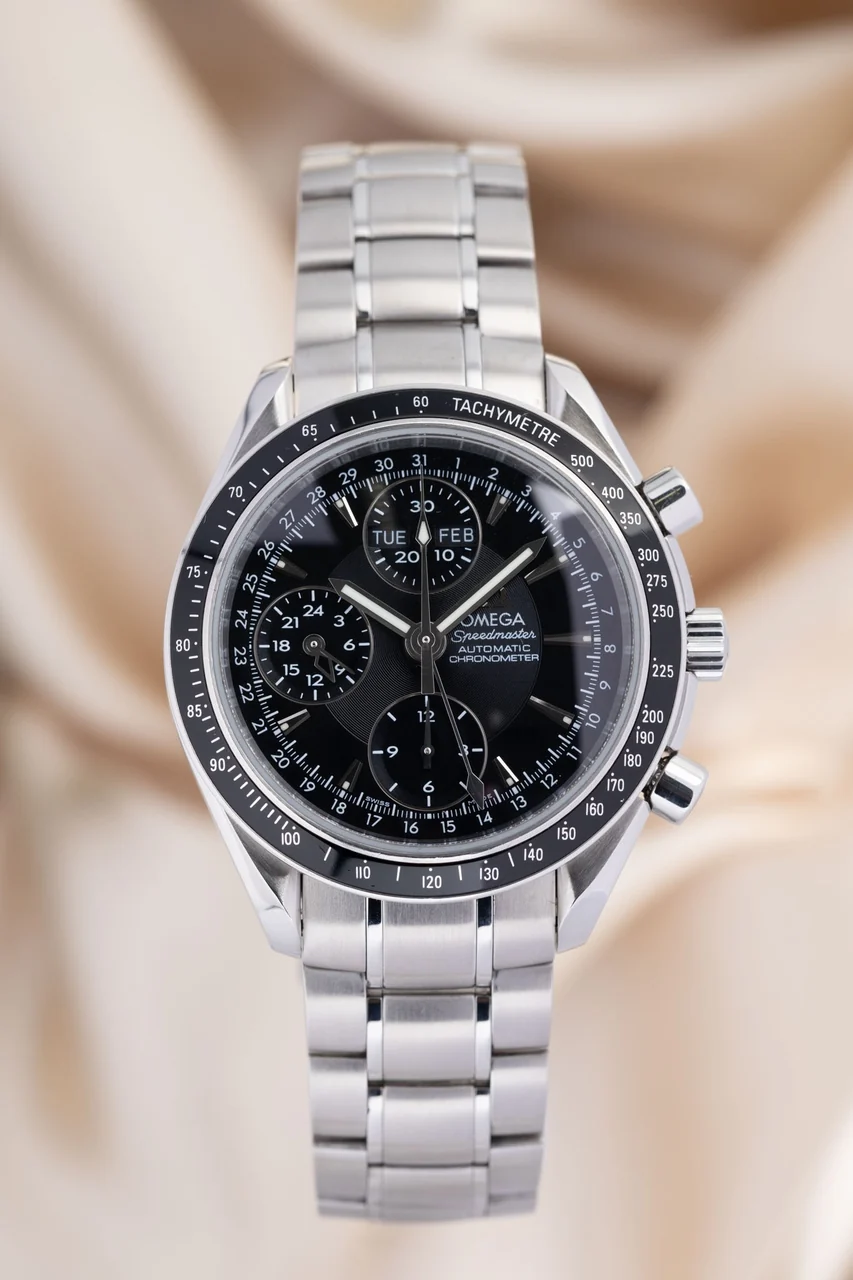Omega Speedmaster – Ref. 32205000, very good – 1/9