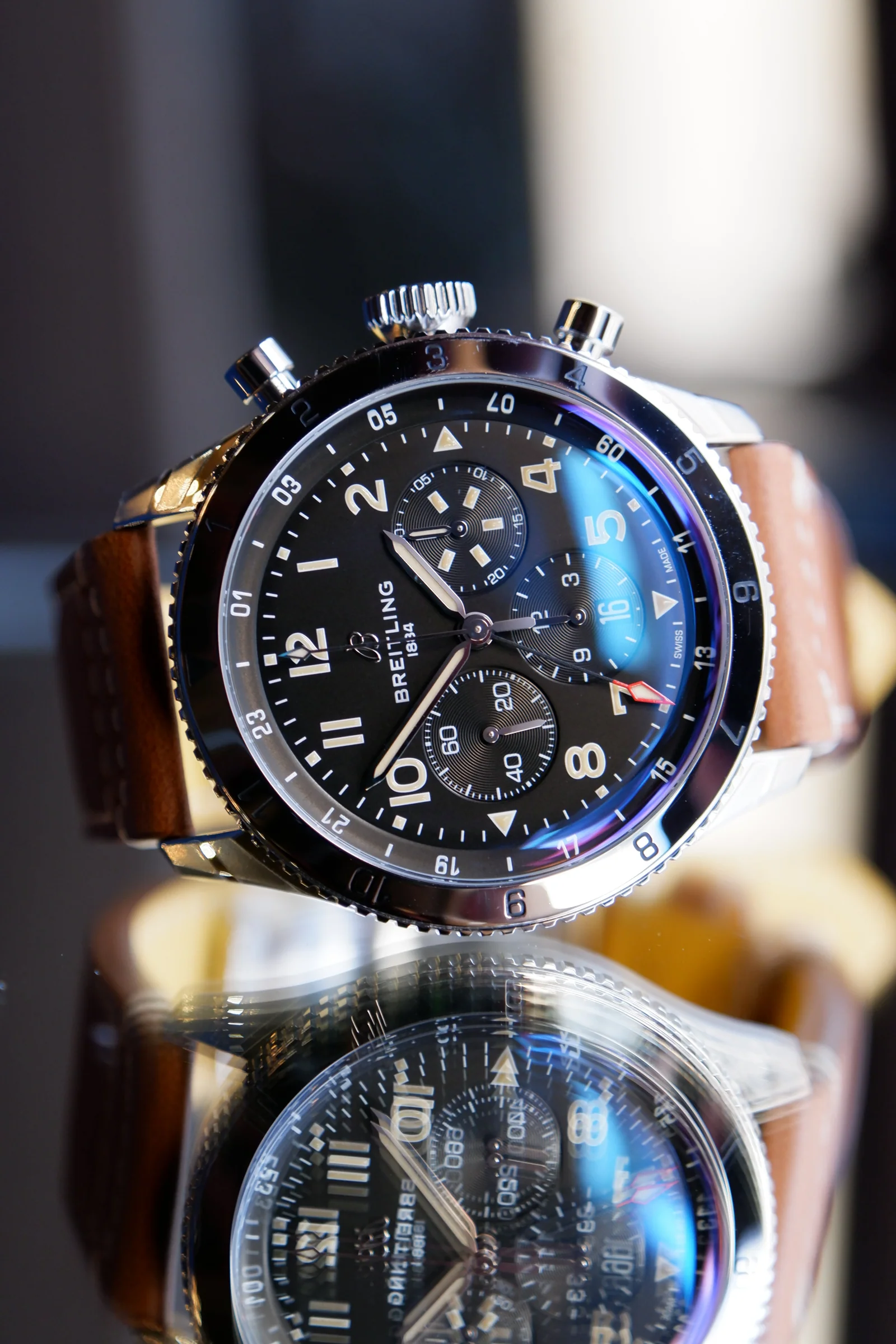 Breitling AVI – Ref. AB04453A1B1X1, Wie neu