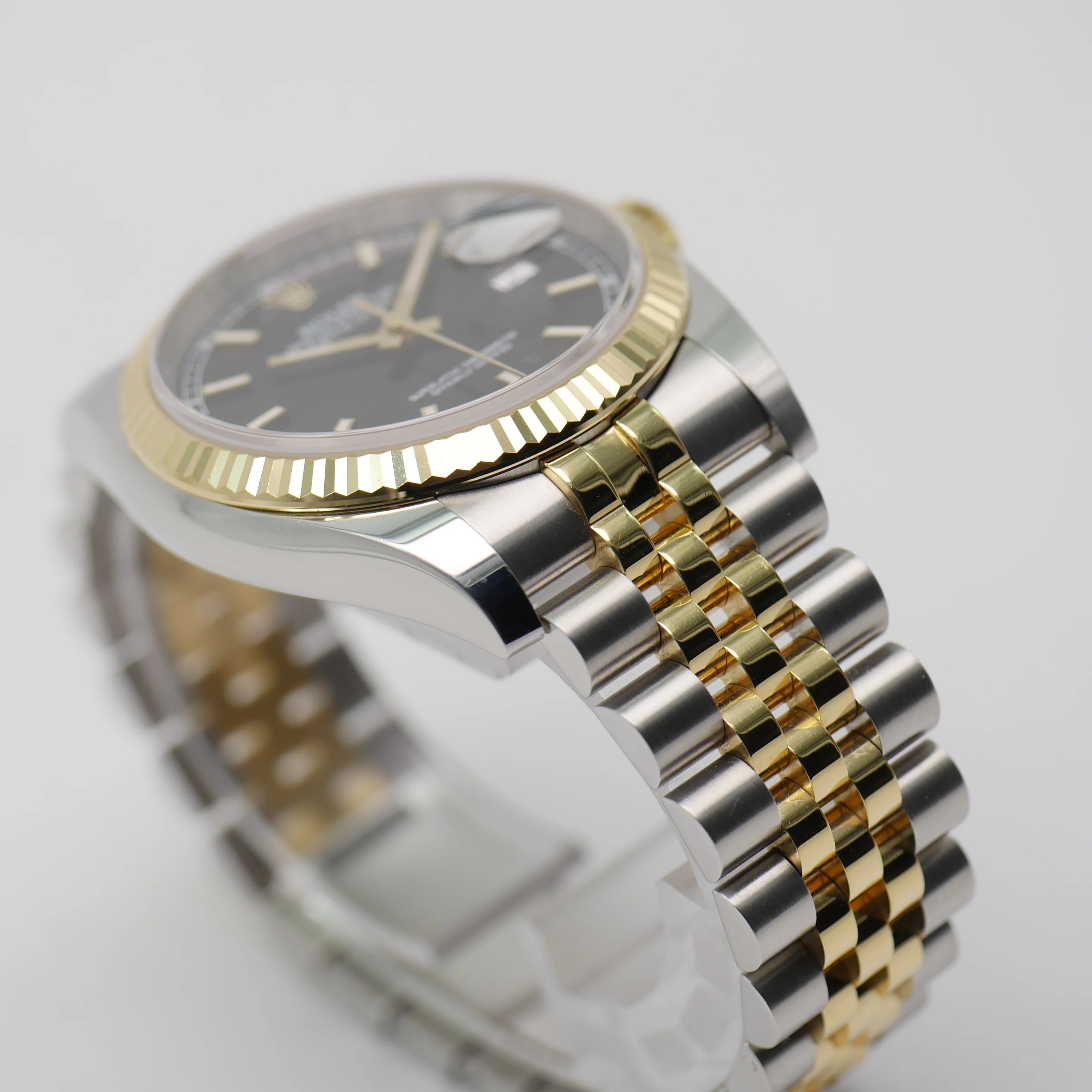 Rolex Datejust 36 – Ref. 116233, like new – 2/6