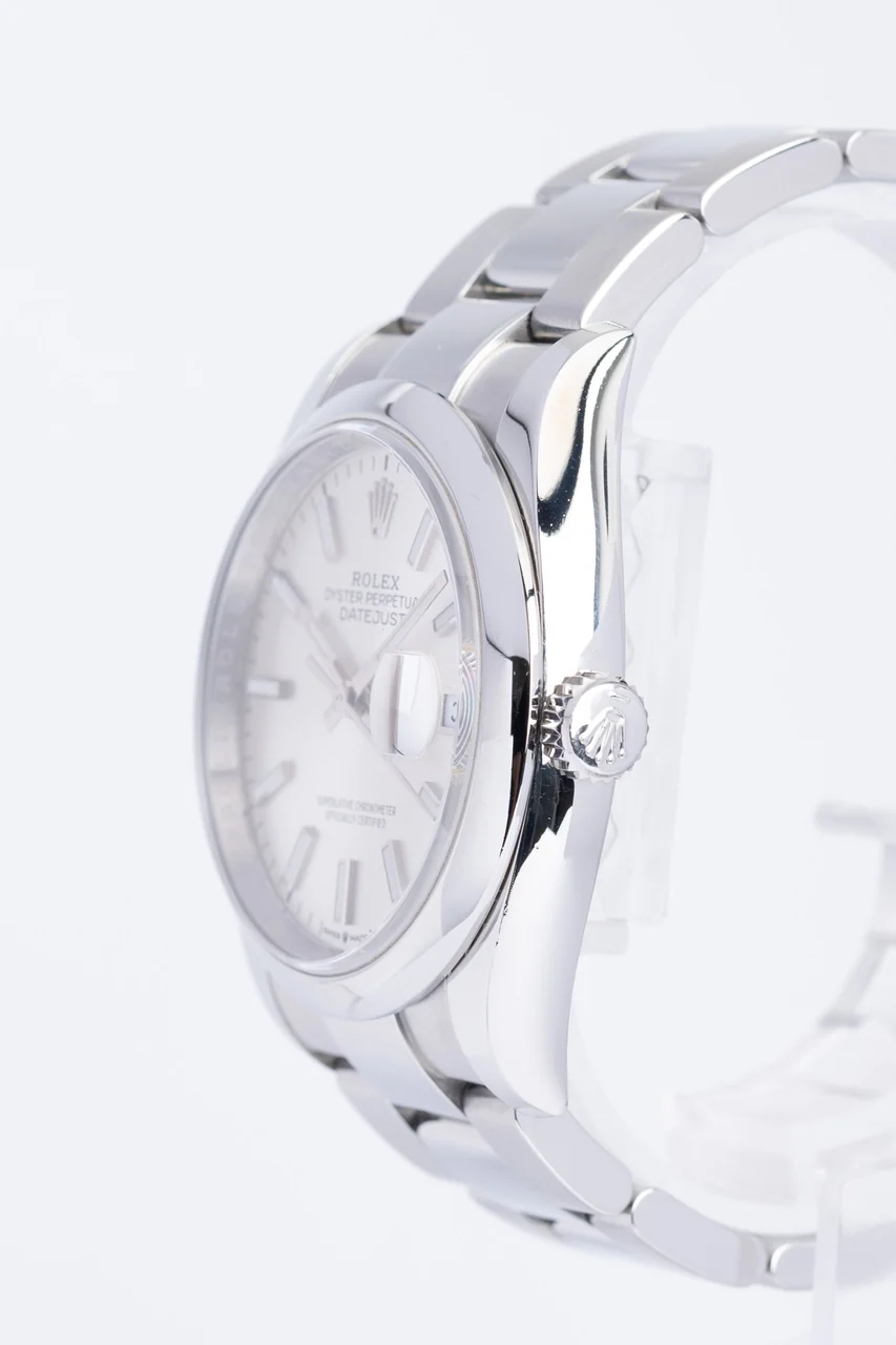 Rolex Datejust – Ref. 126200, very good – 4/10