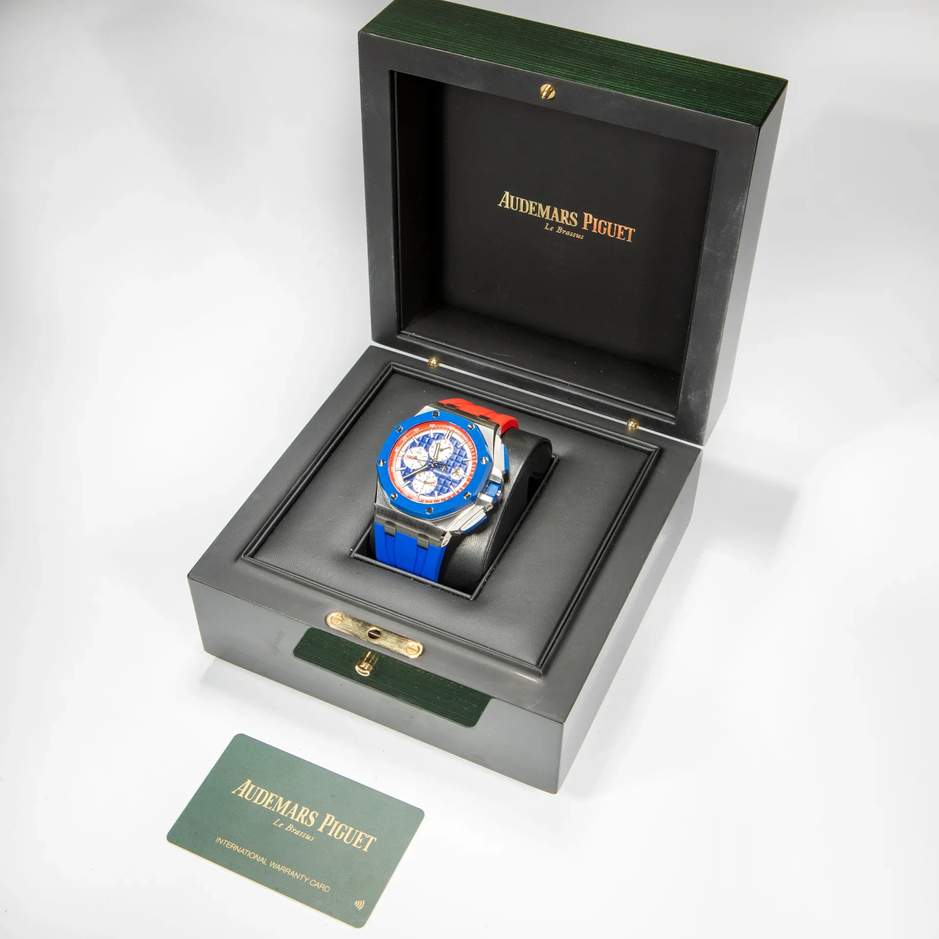 Audemars Piguet Offshore – Ref. 26400SO.OO.A502CA.01, very good – 2/6