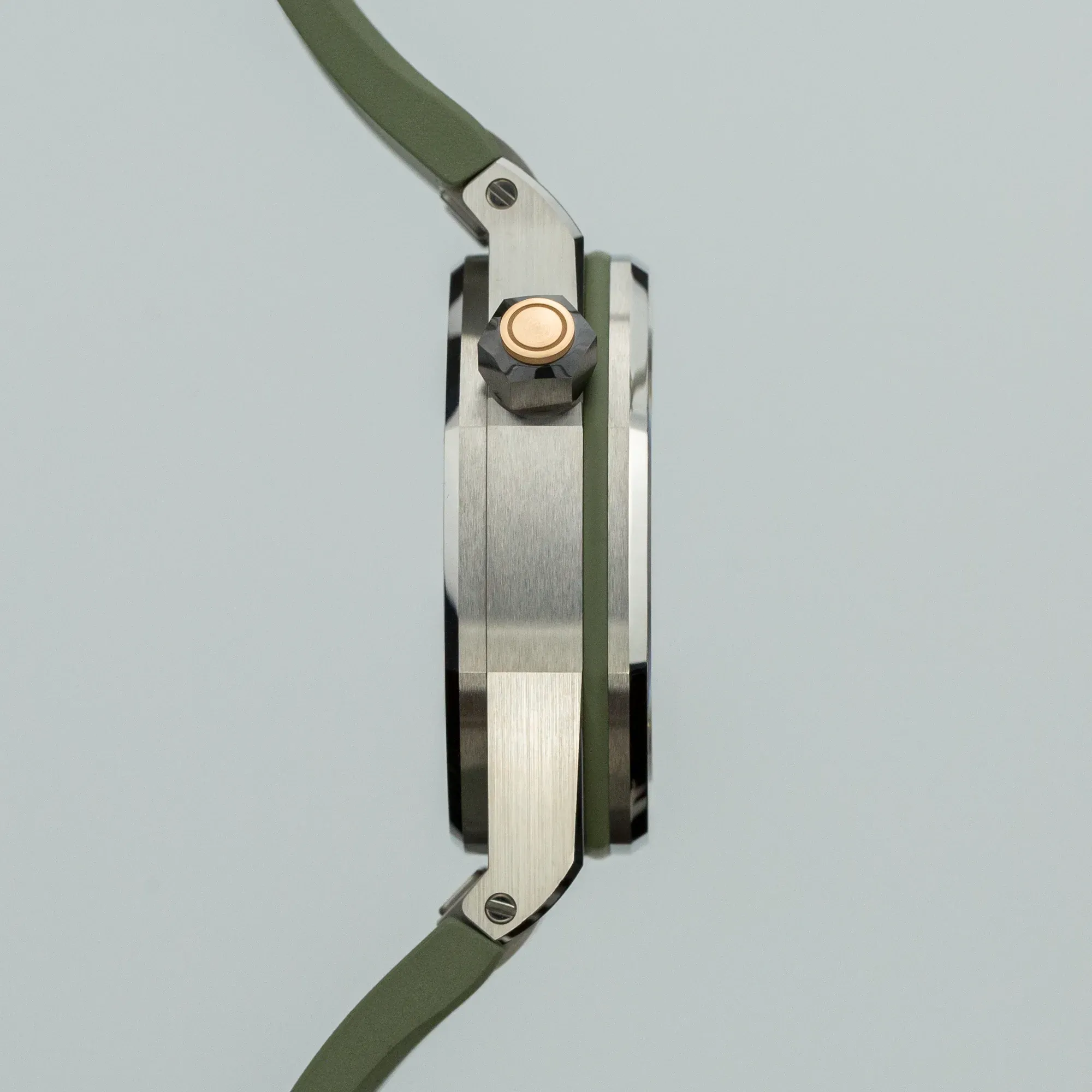 Audemars Piguet Royal Oak Offshore Diver – Ref. 15720ST.OO.A052CA.01, Sehr gut – 7/8
