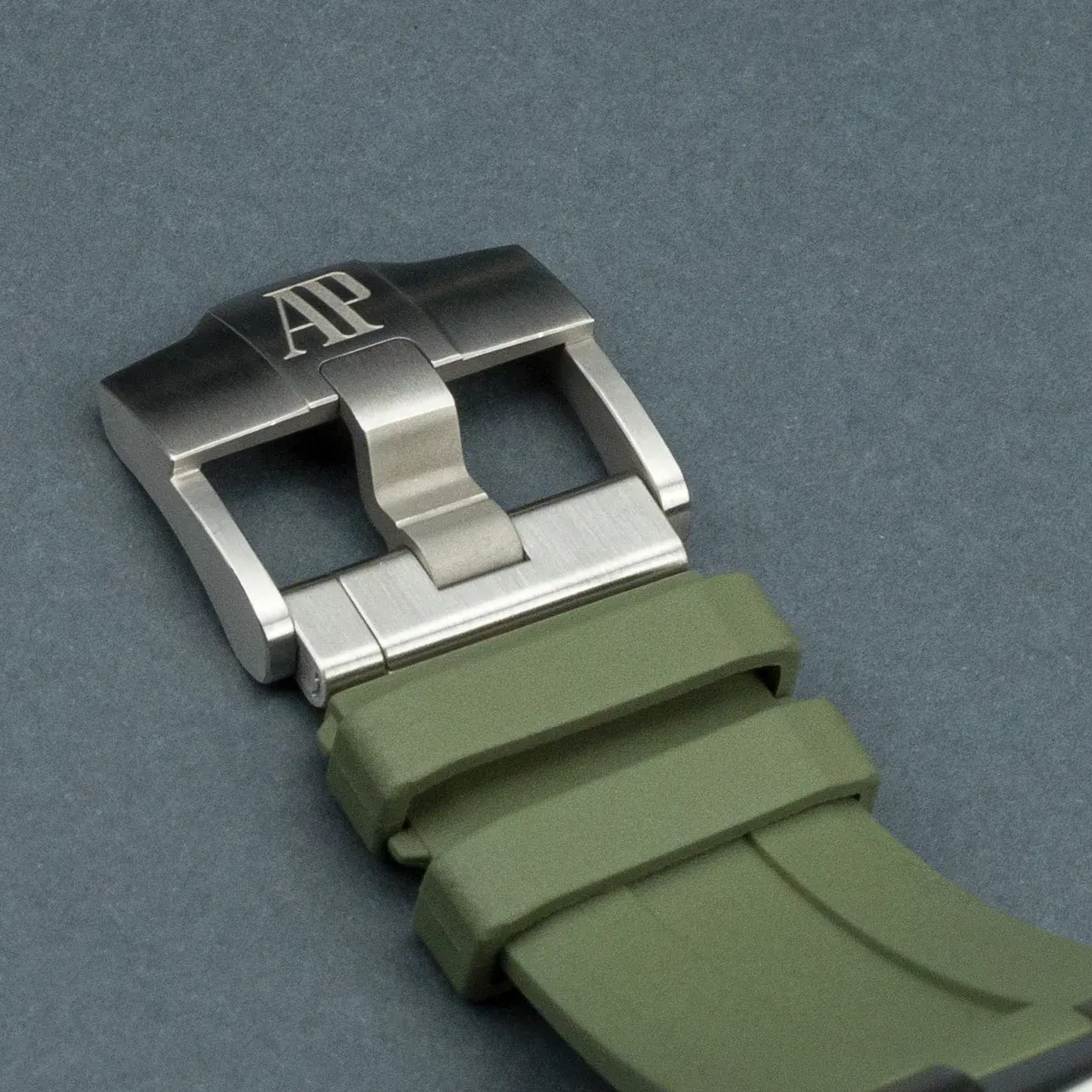 Audemars Piguet Royal Oak Offshore Diver – Ref. 15720ST.OO.A052CA.01, Sehr gut – 8/8