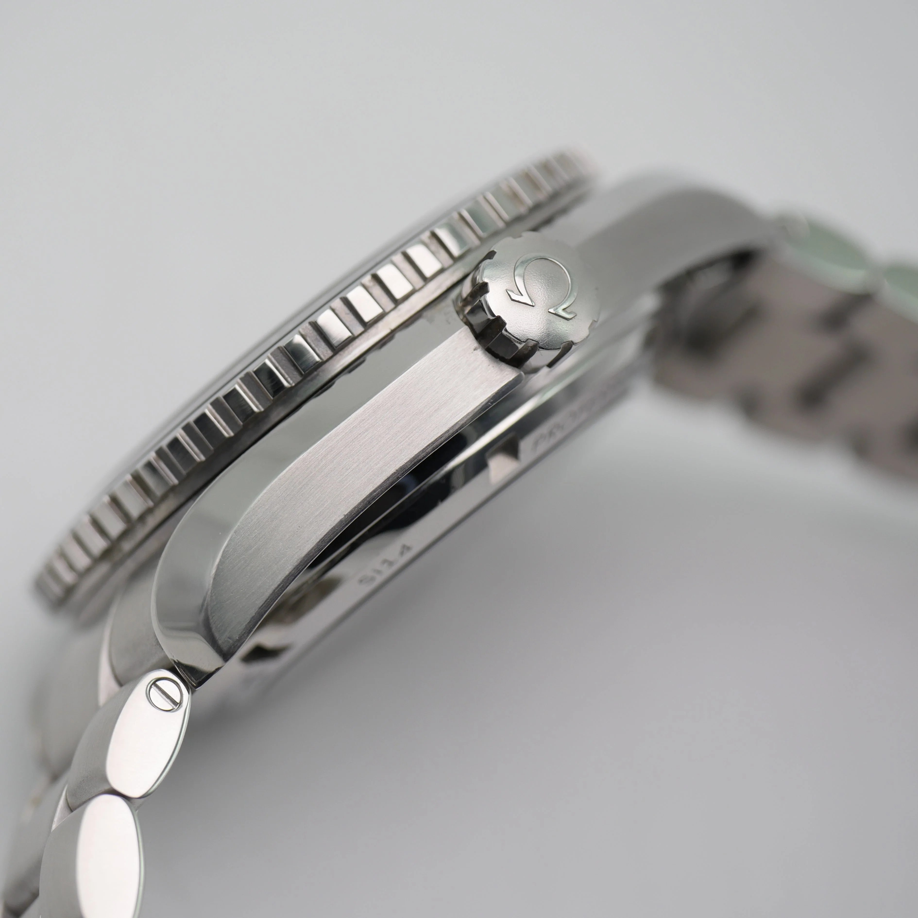 Omega Seamaster Planet Ocean – Ref. 232.30.46.21.01.001, Sehr gut – 8/10