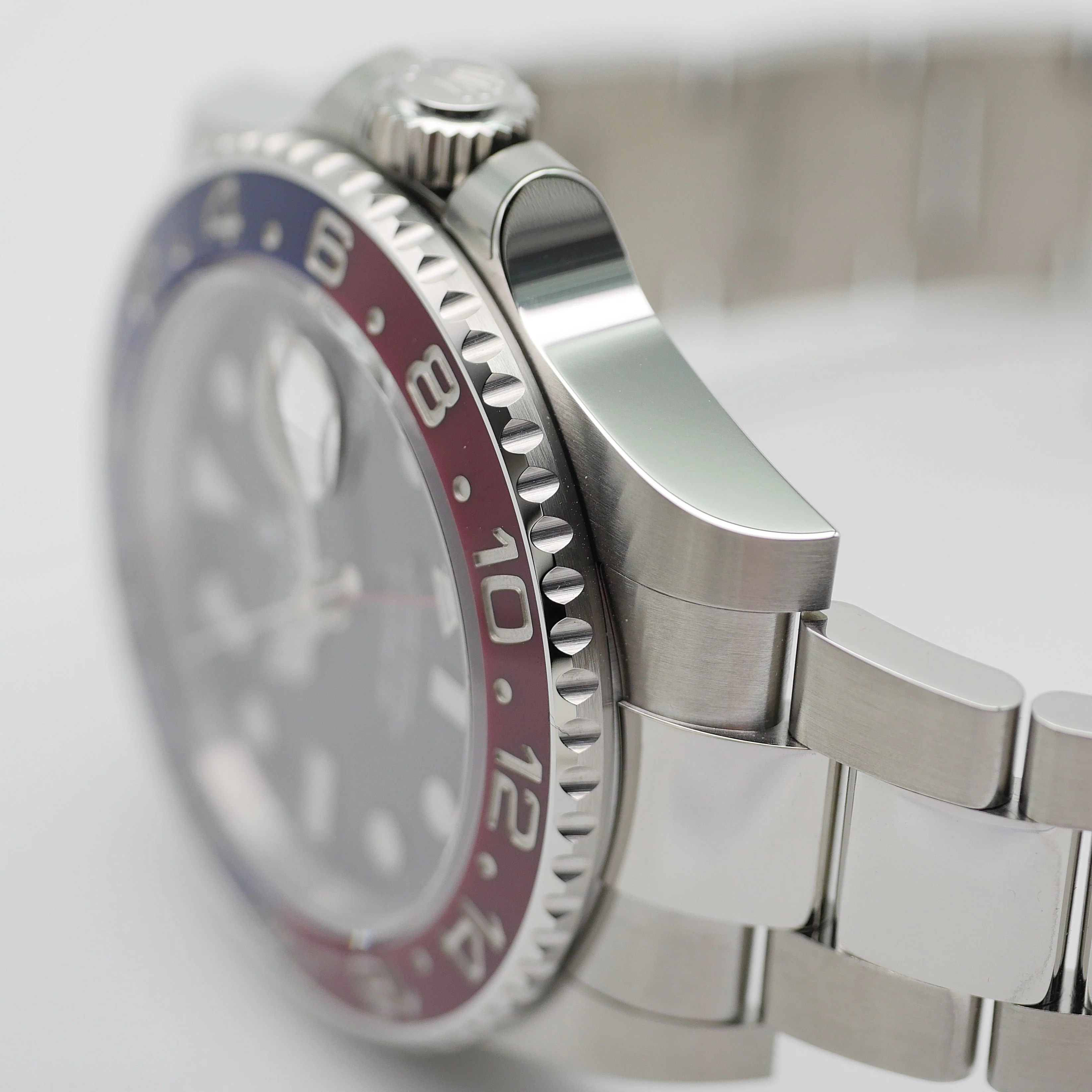 Rolex GMT-Master II – Ref. 126710BLRO, like new – 8/11
