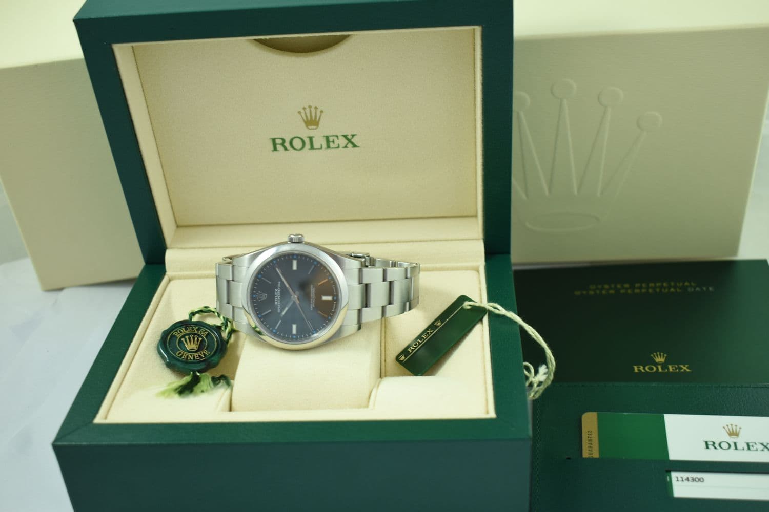 Rolex Oyster Perpetual – Ref. 114300, Gut – Bild 2/10
