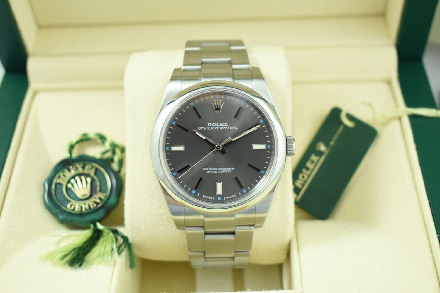 Rolex Oyster Perpetual – Ref. 114300, good – Image 1/10