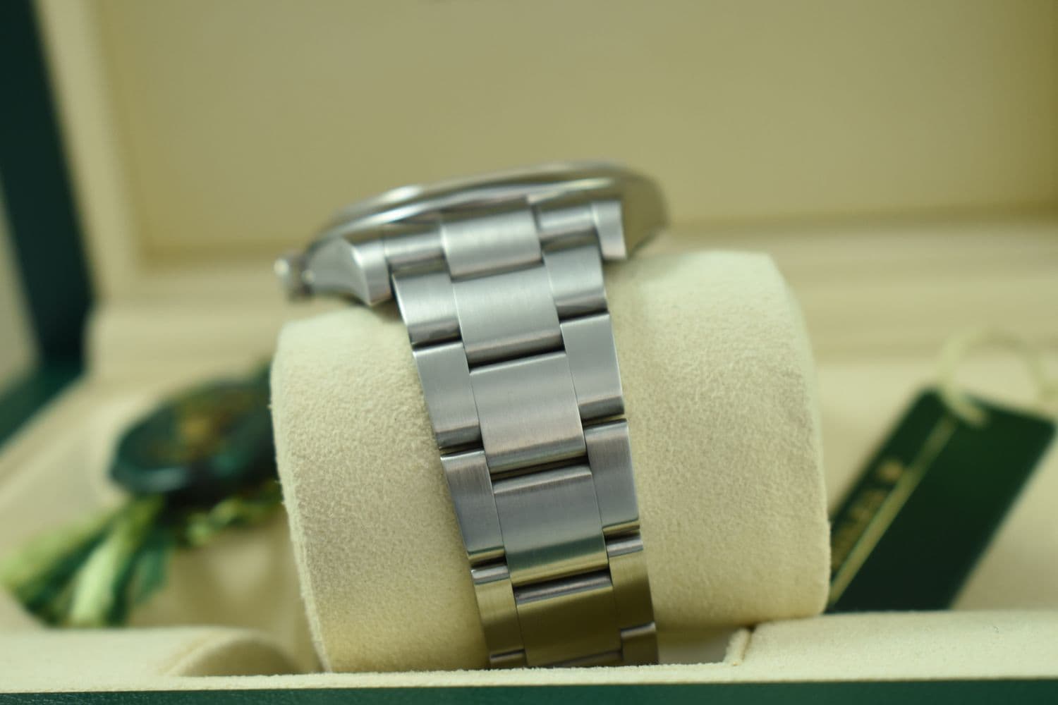 Rolex Oyster Perpetual – Ref. 114300, Gut – Bild 2/10