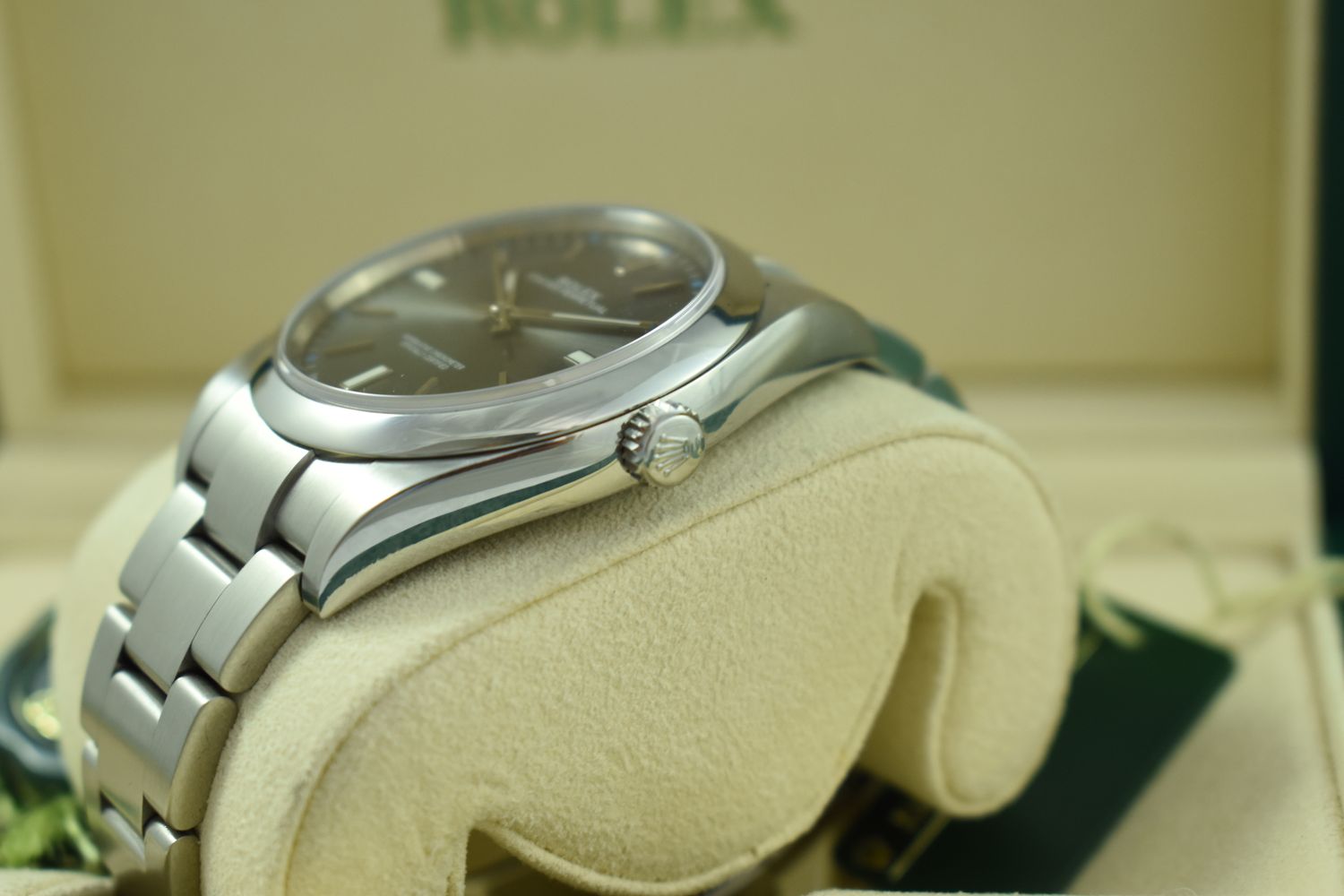 Rolex Oyster Perpetual – Ref. 114300, good – 5/10