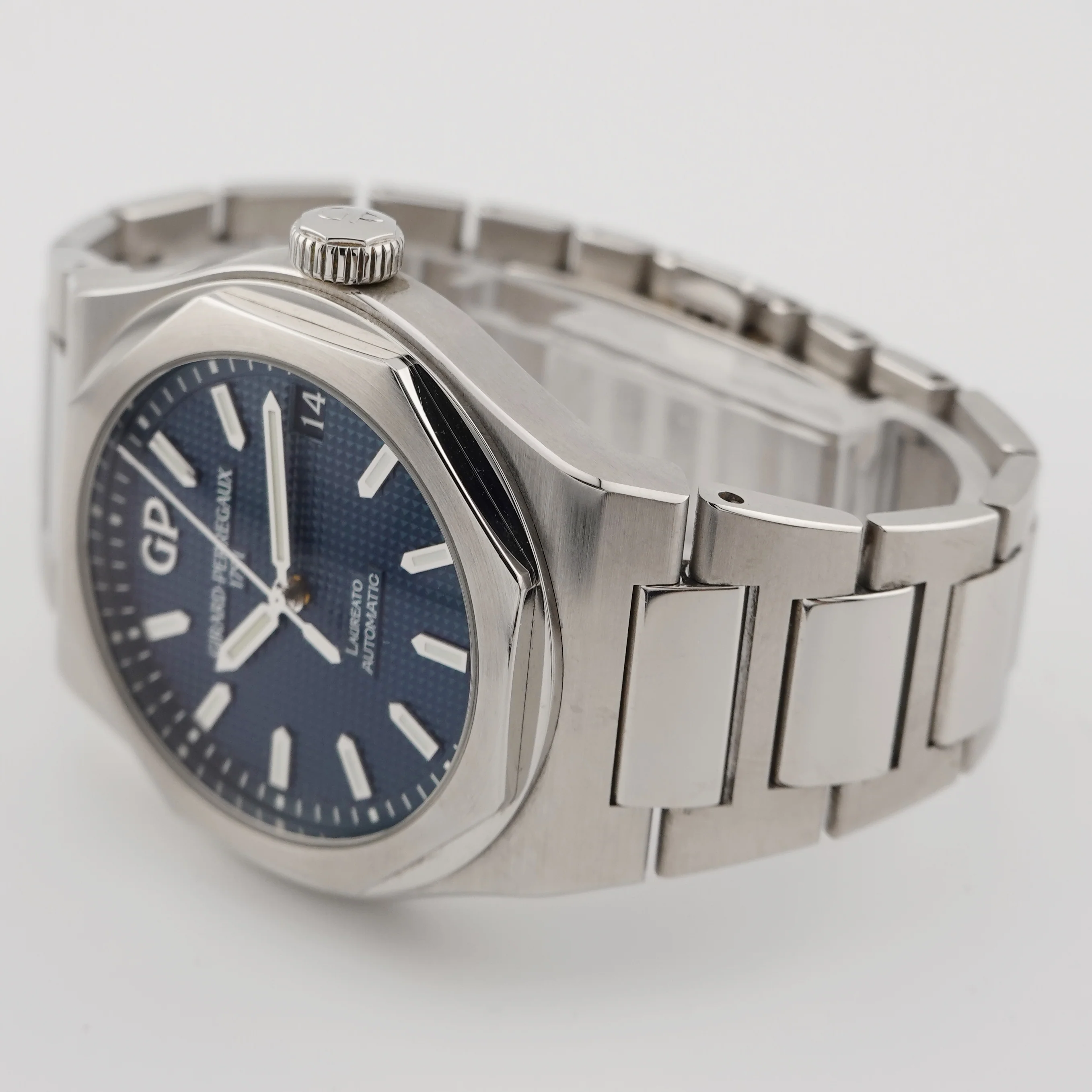 Girard Perregaux Laureato – Ref. 81010-11-431-11A, Sehr gut – 8/8