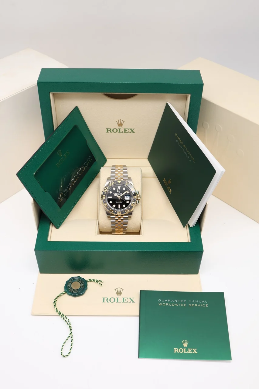 Rolex GMT-Master II – Ref. 126713GRNR, Sehr gut – 9/10