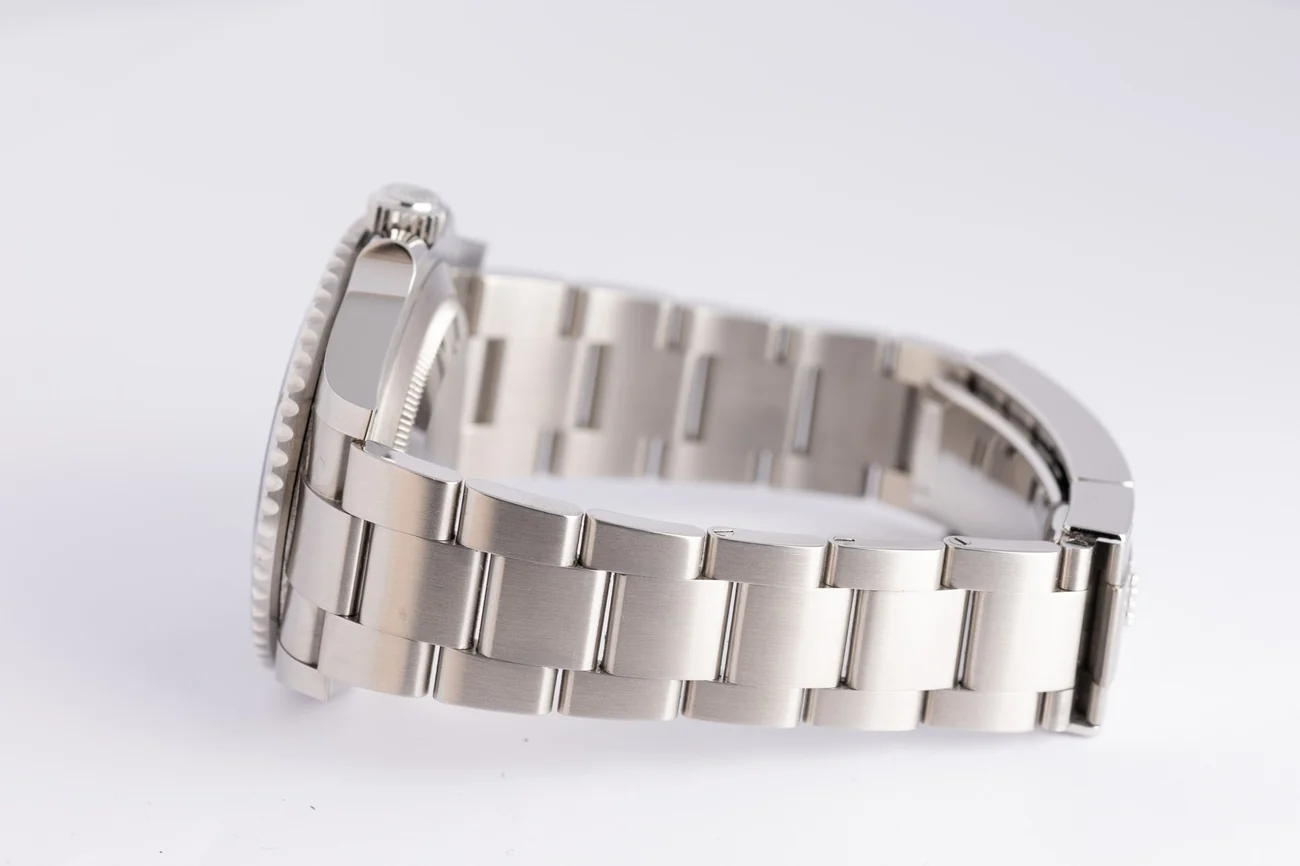 Rolex Submariner – Ref. 124060, Sehr gut – 4/10