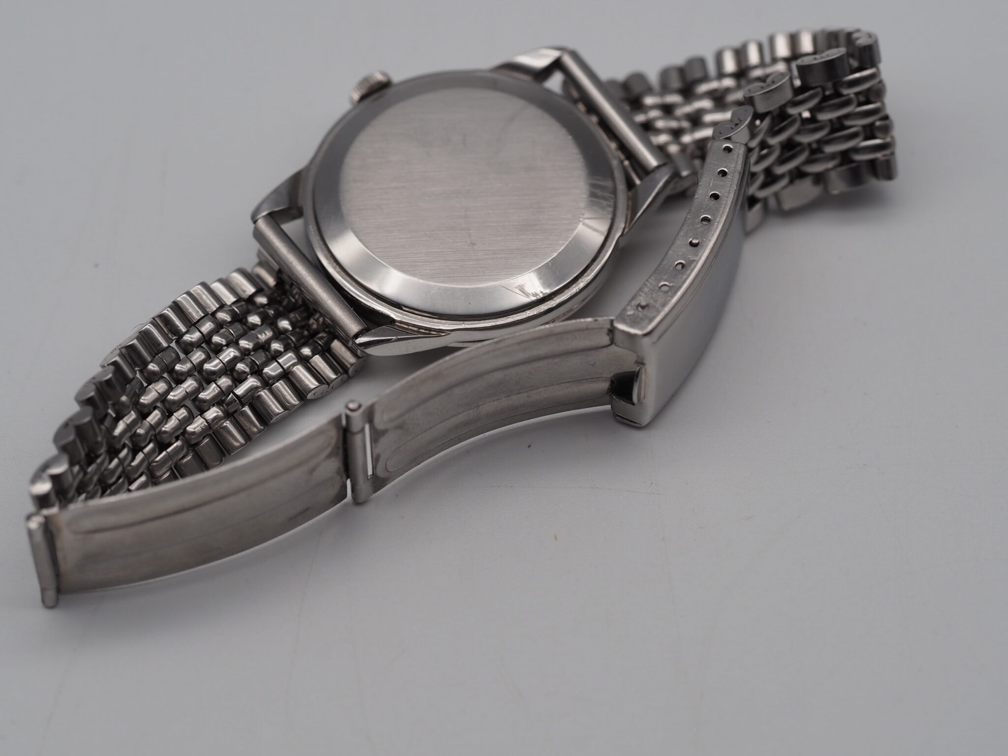 Omega Geneve – Ref. CK 2748-2, Gut – 15/17