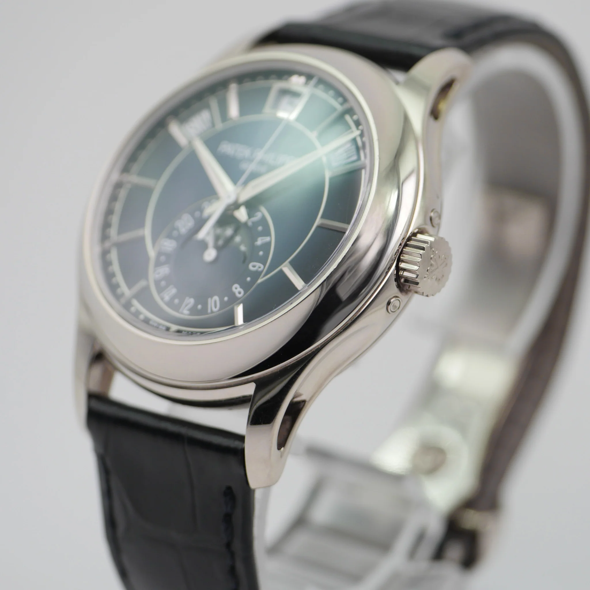 Patek Philippe Annual Calendar – Ref. 5205G-013, Wie neu – 5/8
