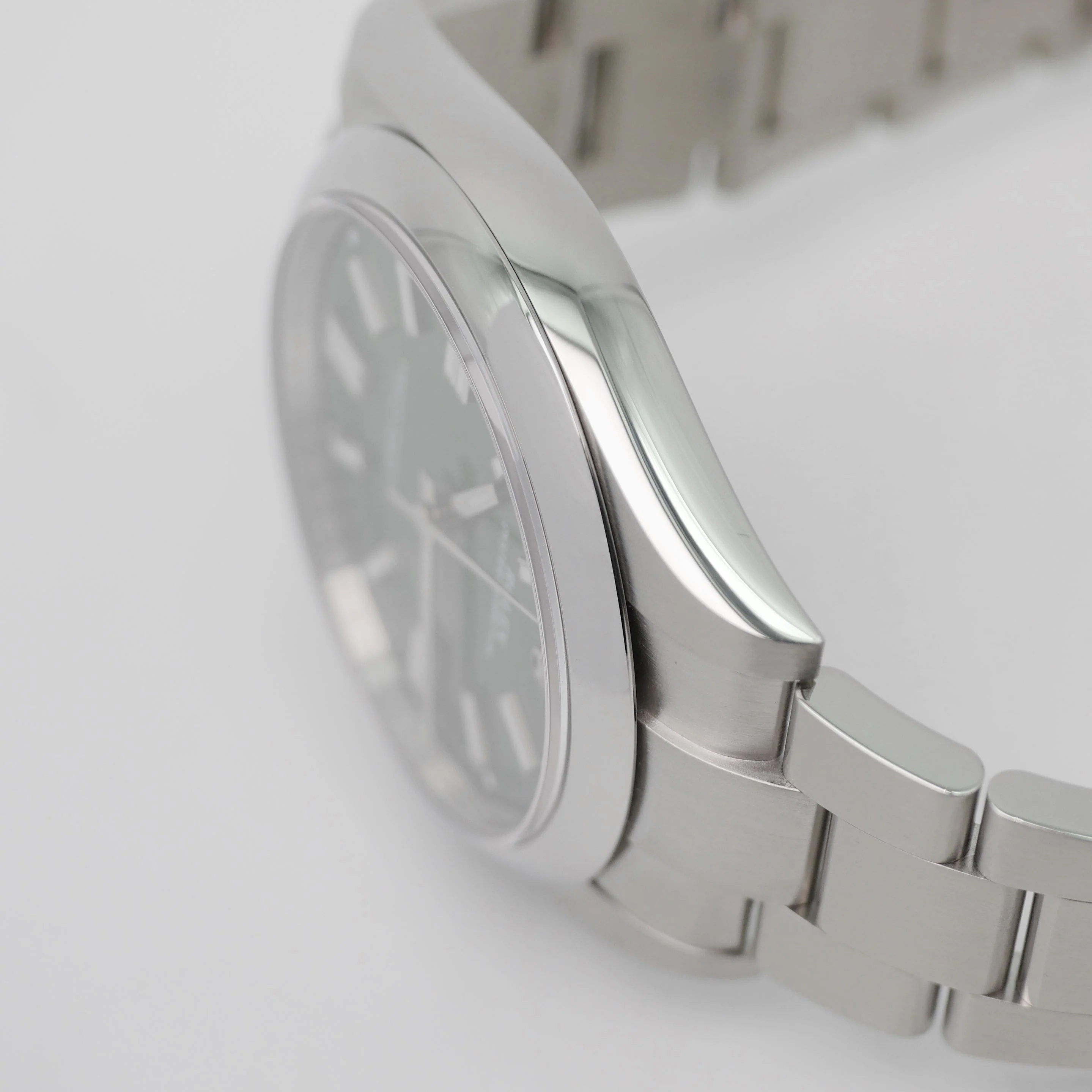 Rolex Oyster Perpetual – Ref. 124300, very good – 6/8