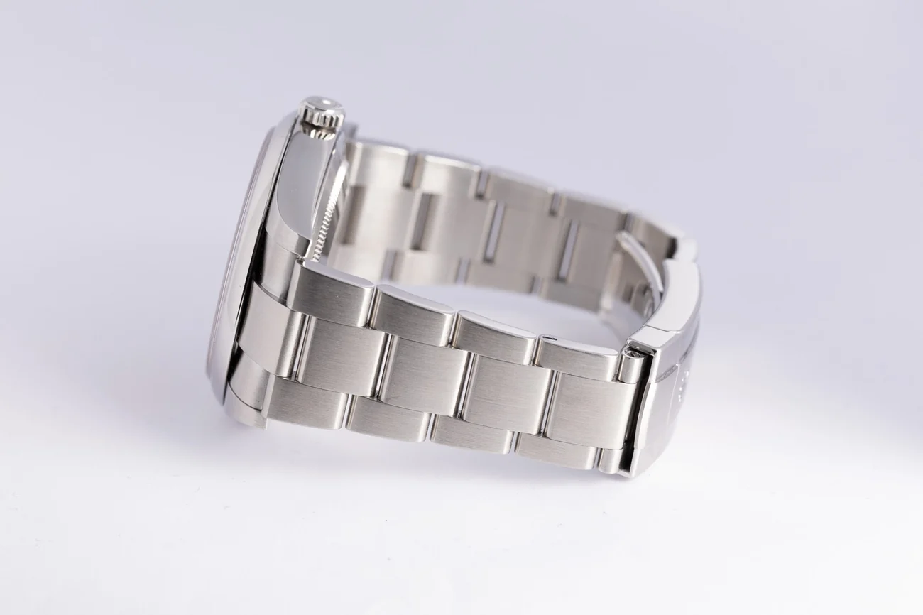Rolex Oyster Perpetual – Ref. 124300, very good – 5/10