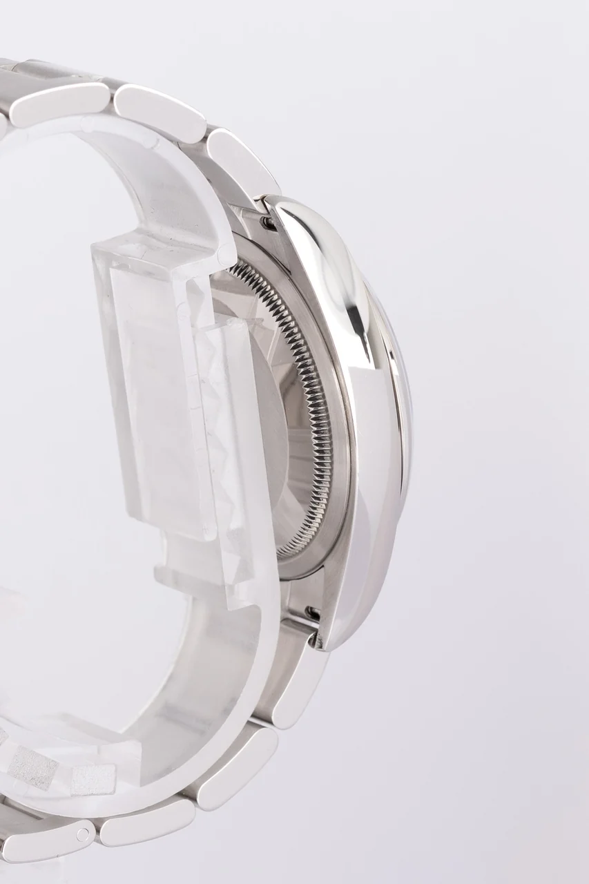 Rolex Oyster Perpetual – Ref. 126000, very good – 2/10