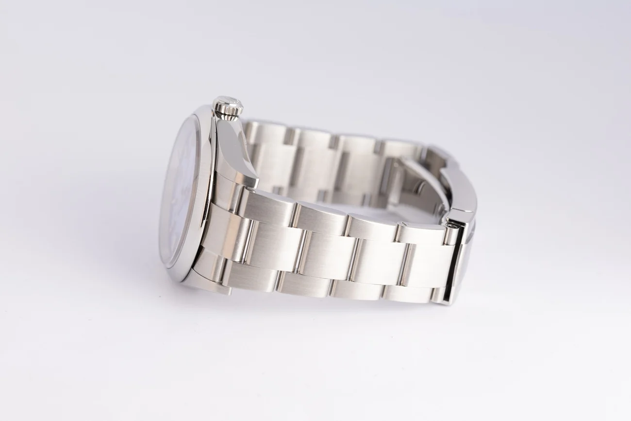 Rolex Oyster Perpetual – Ref. 126000, very good – 5/10