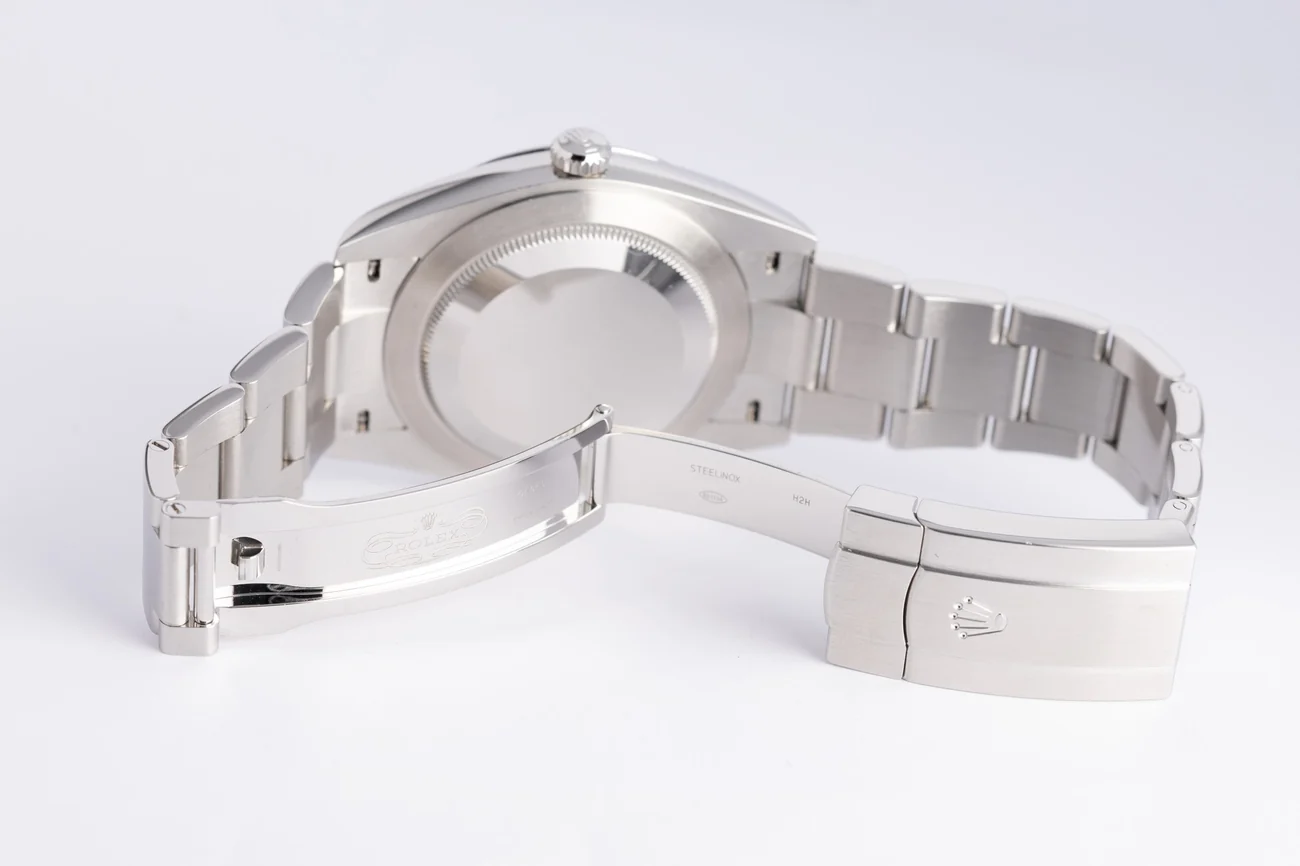 Rolex Oyster Perpetual – Ref. 124300, very good – 7/10
