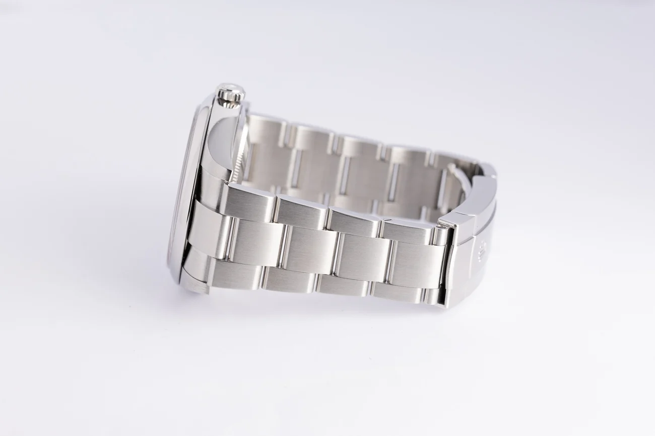 Rolex Oyster Perpetual – Ref. 124300, very good – 8/10