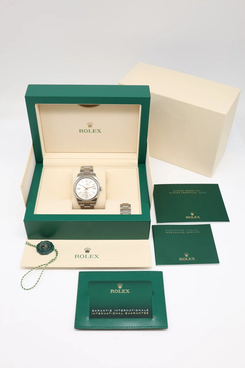 Rolex Oyster Perpetual – Ref. 124300, very good – 9/10