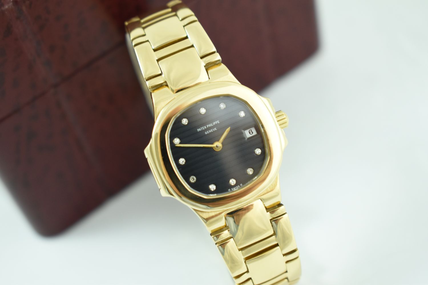 Patek Philippe Nautilus – Ref. 4700/51, Sehr gut – 3/18