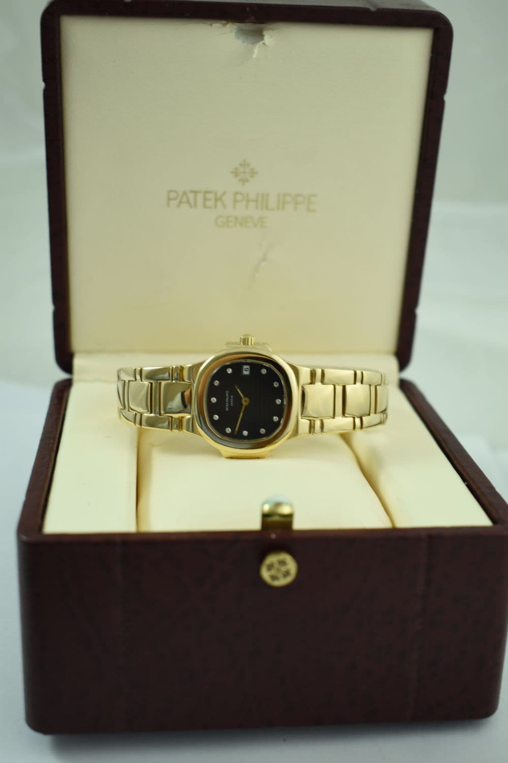 Patek Philippe Nautilus – Ref. 4700/51, Sehr gut – Bild 2/18
