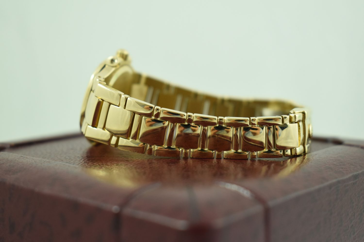 Patek Philippe Nautilus – Ref. 4700/51, Sehr gut – 4/18