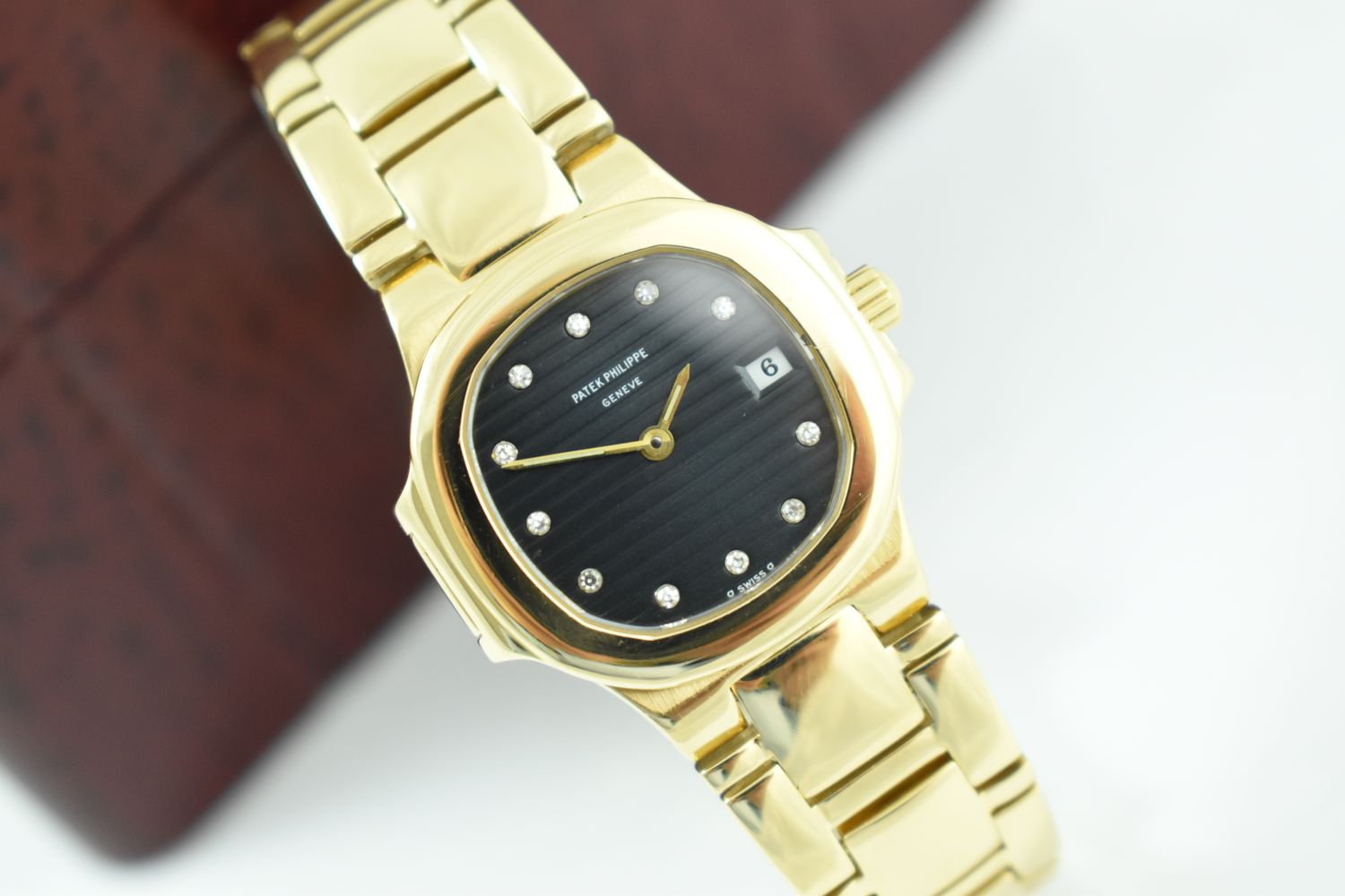 Patek Philippe Nautilus – Ref. 4700/51, Sehr gut – 6/18