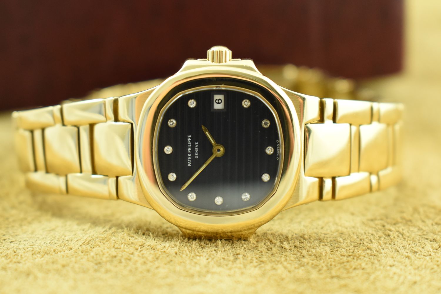 Patek Philippe Nautilus – Ref. 4700/51, Sehr gut – 5/18