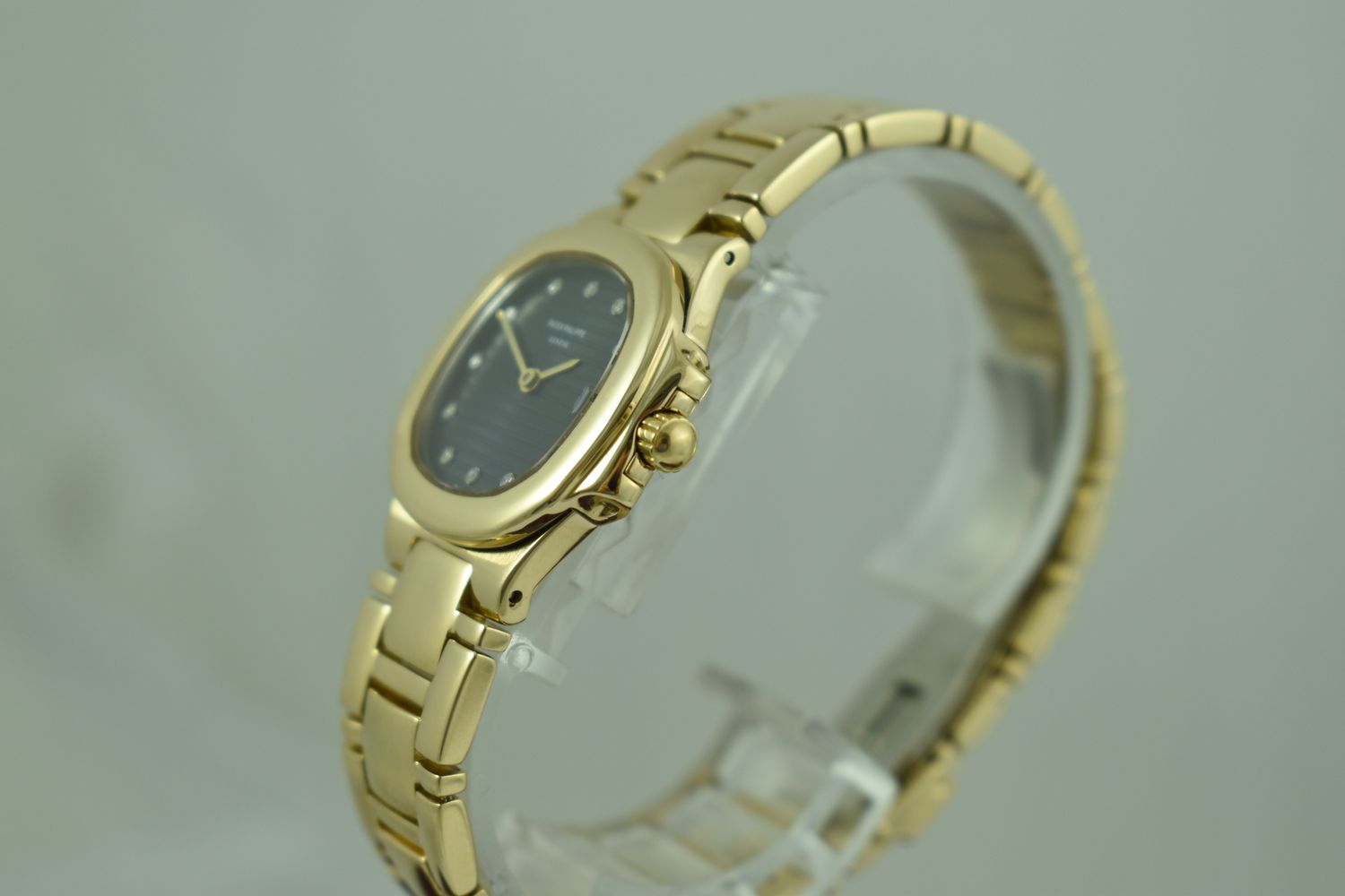 Patek Philippe Nautilus – Ref. 4700/51, Sehr gut – 8/18