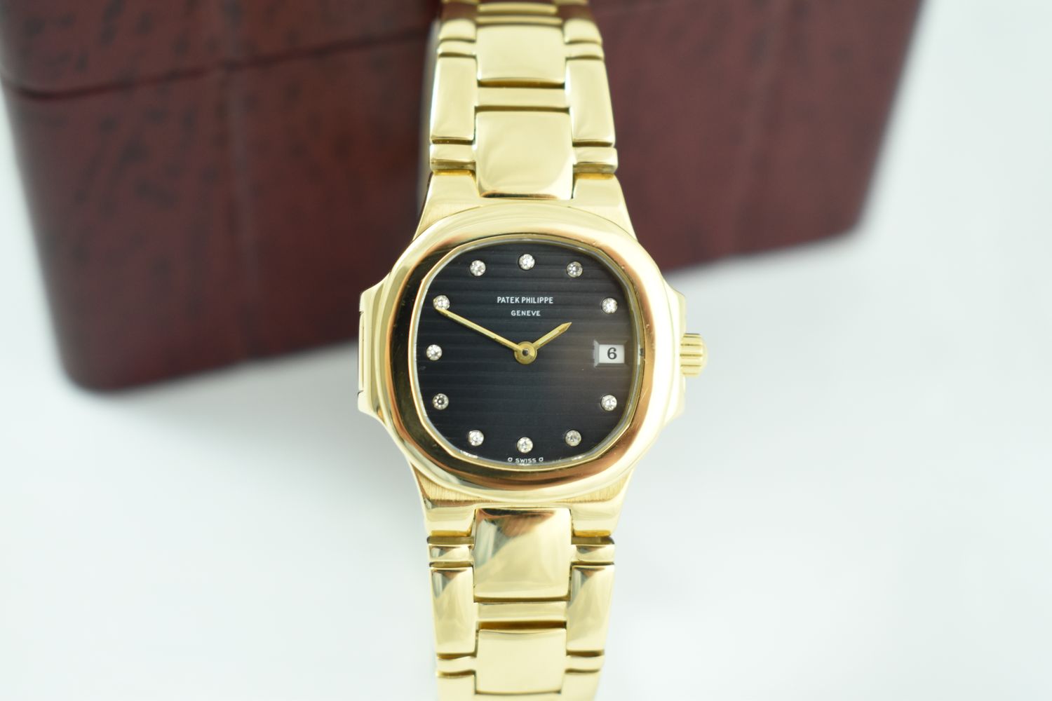 Patek Philippe Nautilus – Ref. 4700/51, Sehr gut – 12/18