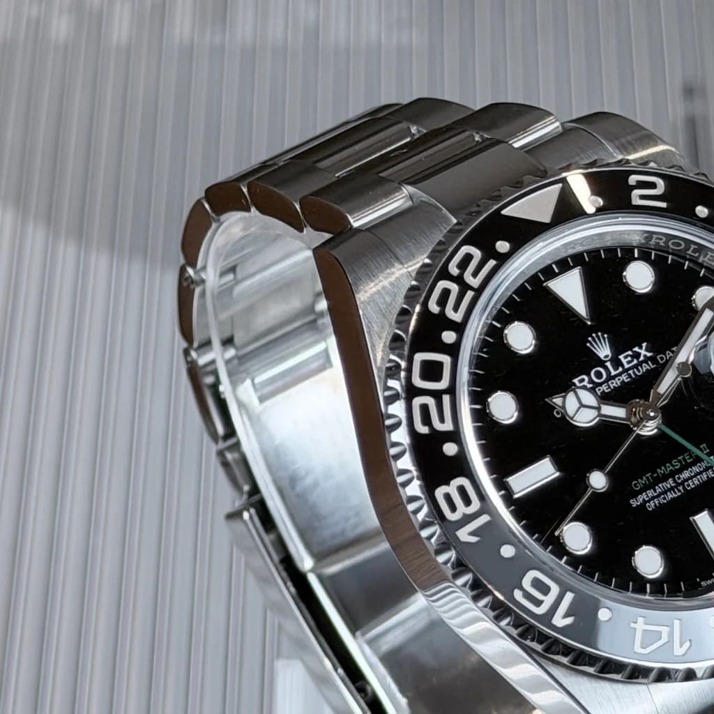 Rolex GMT-Master II – Ref. 126710GRNR, Wie neu – Bild 2/6