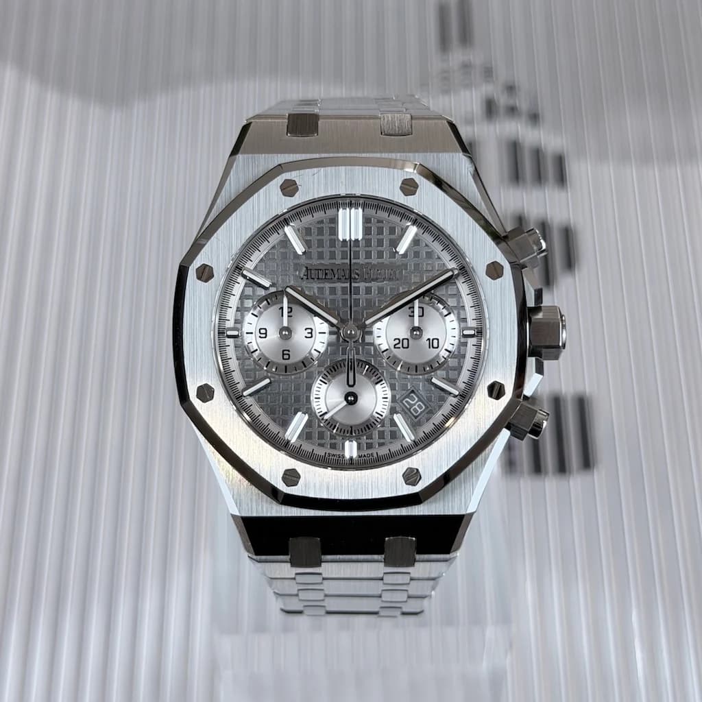 Audemars Piguet Royal Oak Chronograph – Ref. 26715ST.OO.1356ST.02, Sehr gut