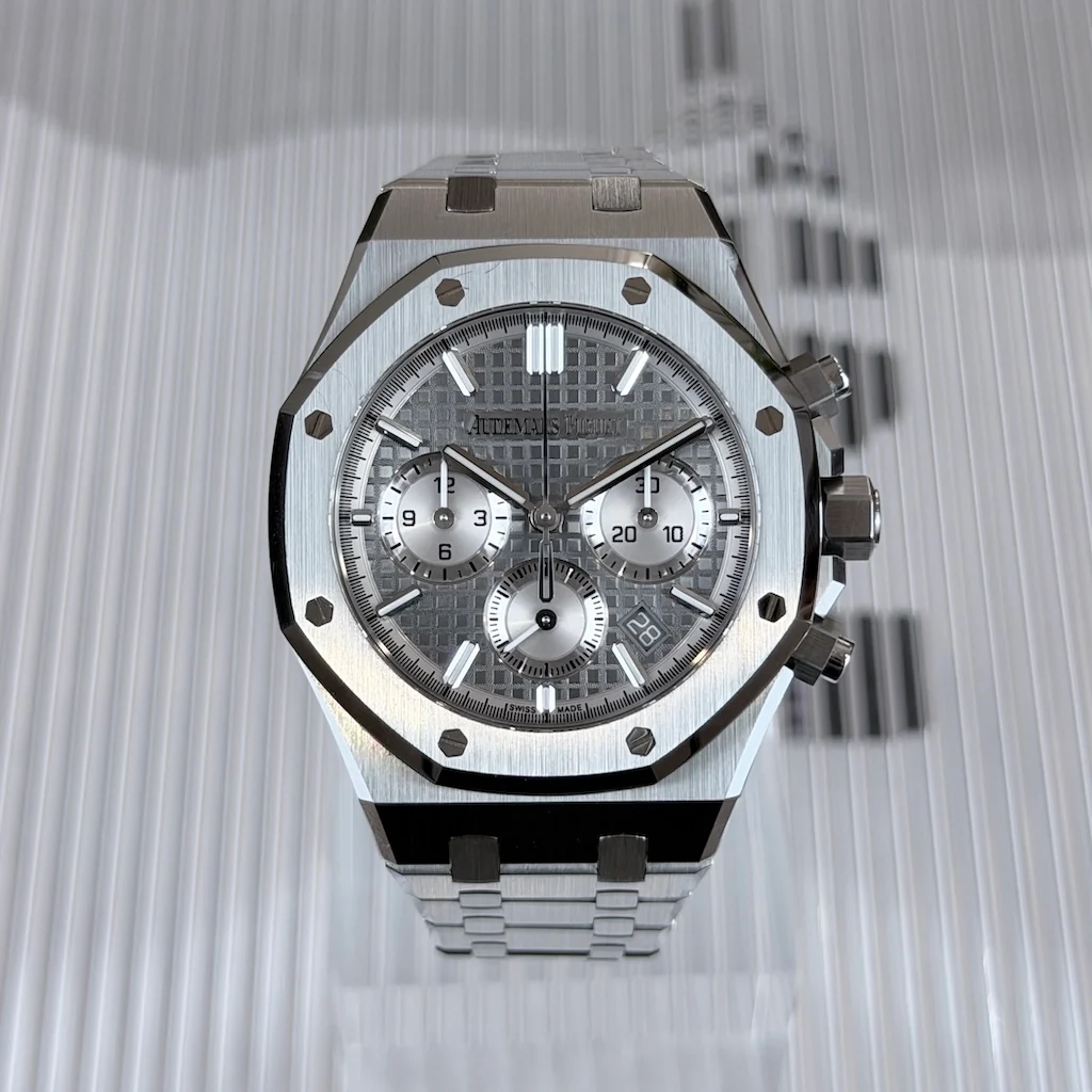 Audemars Piguet Royal Oak Chronograph – Ref. 26715ST.OO.1356ST.02, Sehr gut – 1/6