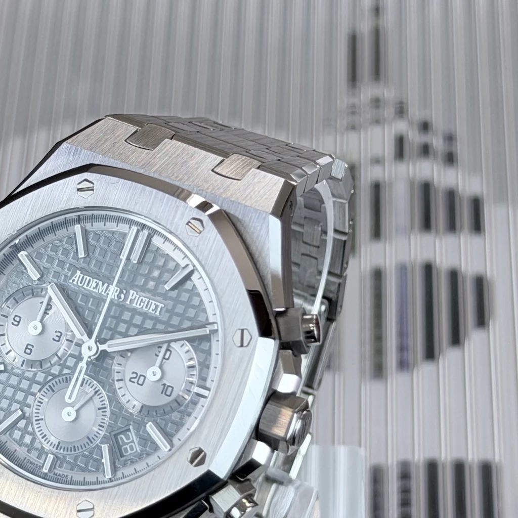 Audemars Piguet Royal Oak Chronograph – Ref. 26715ST.OO.1356ST.02, Sehr gut – 4/6