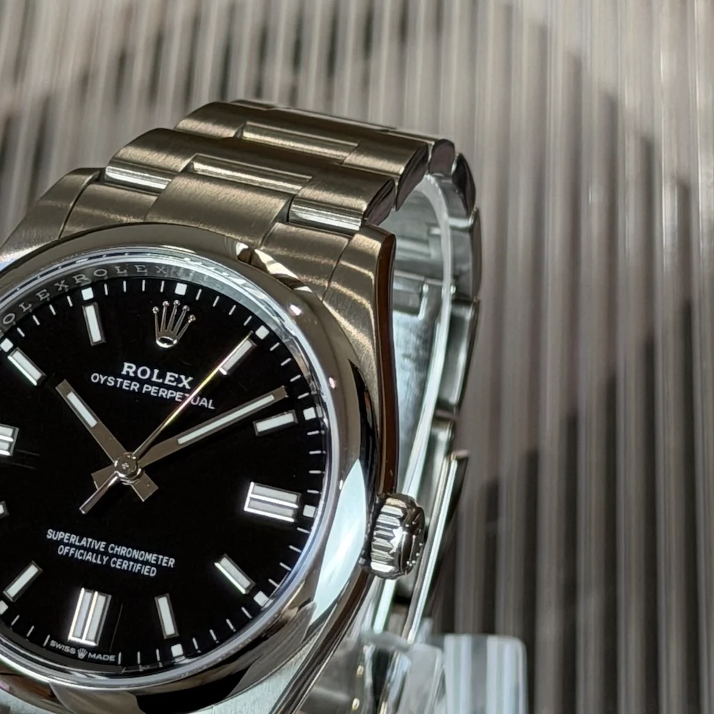 Rolex Oyster Perpetual – Ref. 126000, Wie neu – 4/6
