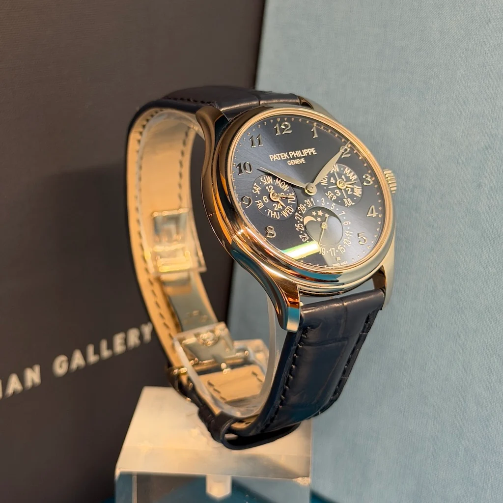 Patek Philippe Perpetual Calendar – Ref. 5327G, Sehr gut – 3/6
