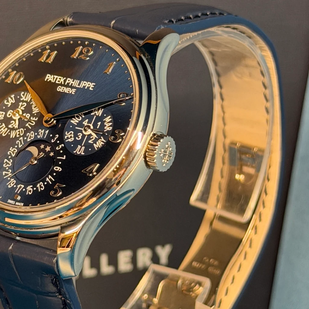 Patek Philippe Perpetual Calendar – Ref. 5327G, Sehr gut – 5/6