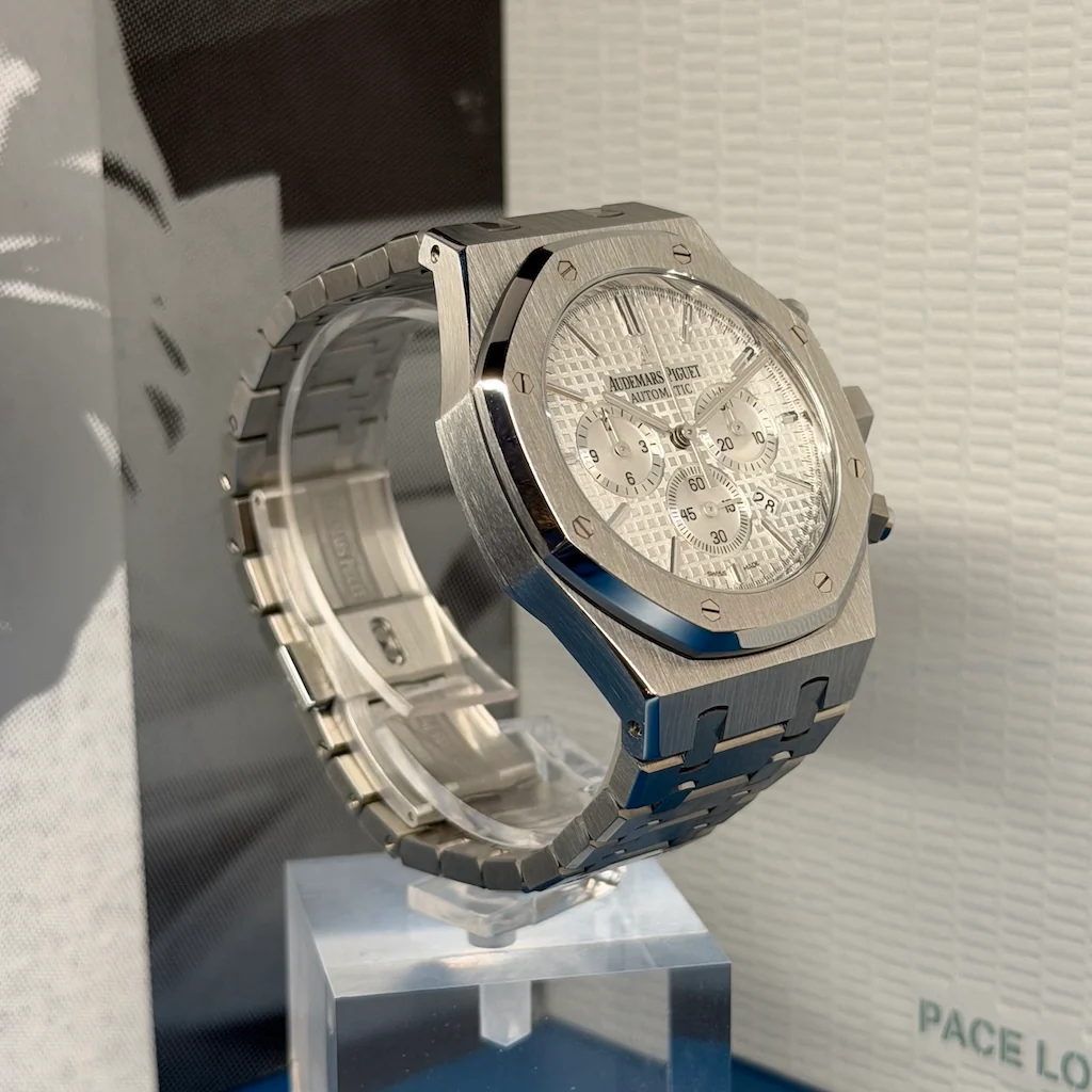 Audemars Piguet Royal Oak Chronograph – Ref. 26320ST.OO.1220ST.02, Sehr gut – 3/4