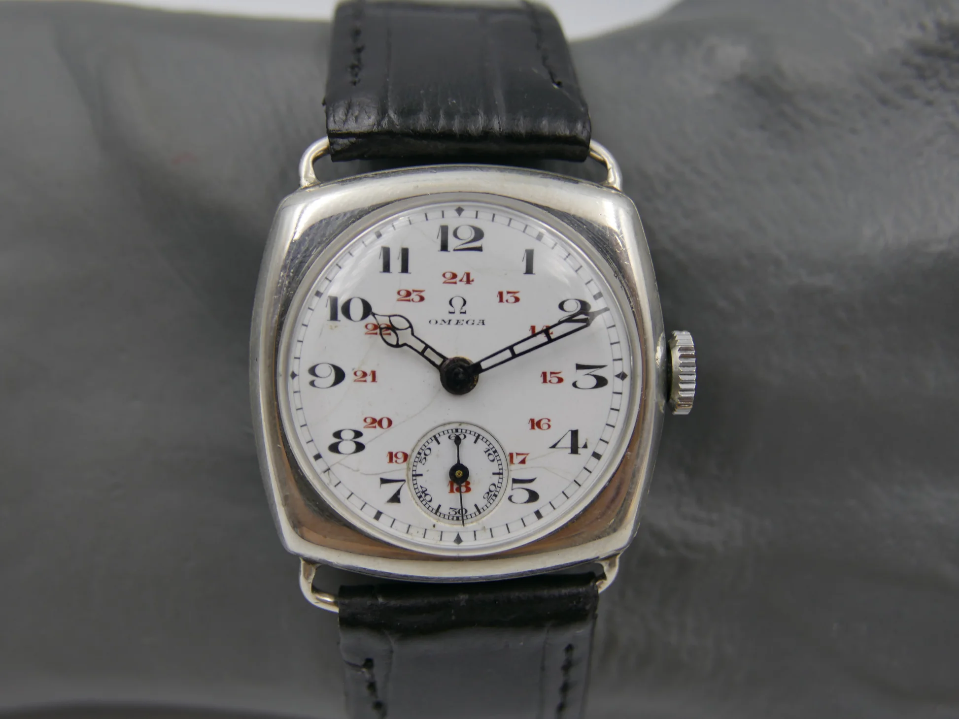 Omega Trench Watch – Gebraucht – 10/22