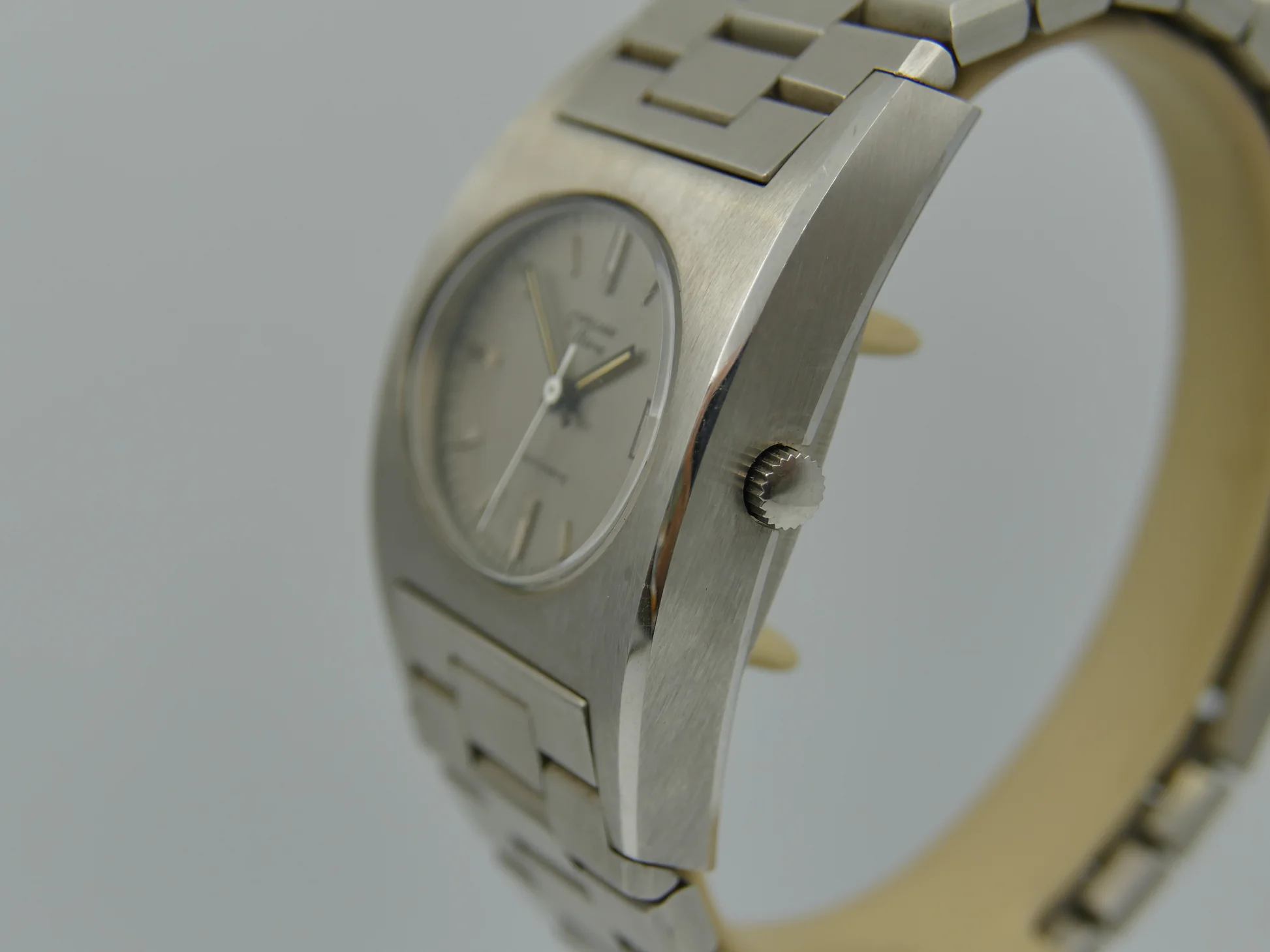 Old Stock 70's rare dress mechanical vintage watch NOS – Ref. 25604, Neu – 11/17